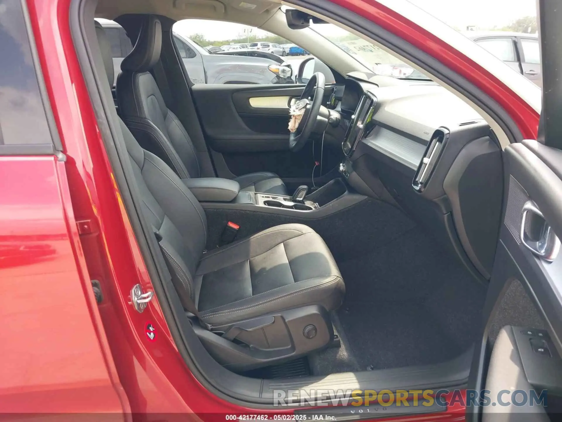 5 Photograph of a damaged car YV4162XZ8K2004854 VOLVO XC40 2019