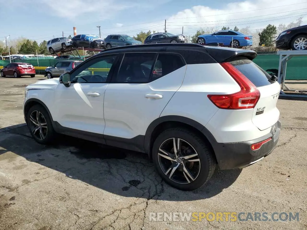 2 Photograph of a damaged car YV4162XZ8K2006393 VOLVO XC40 2019