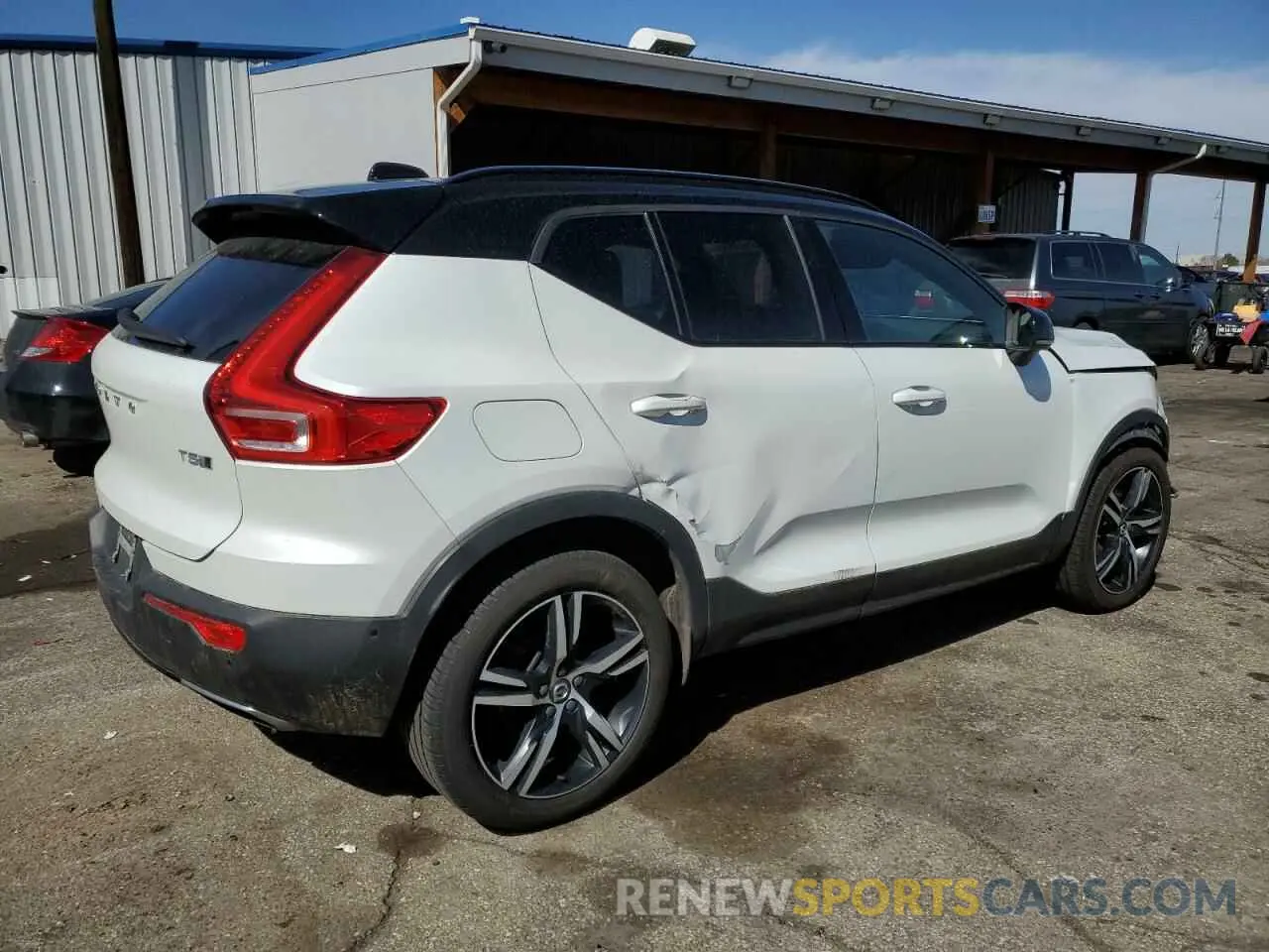3 Photograph of a damaged car YV4162XZ8K2006393 VOLVO XC40 2019