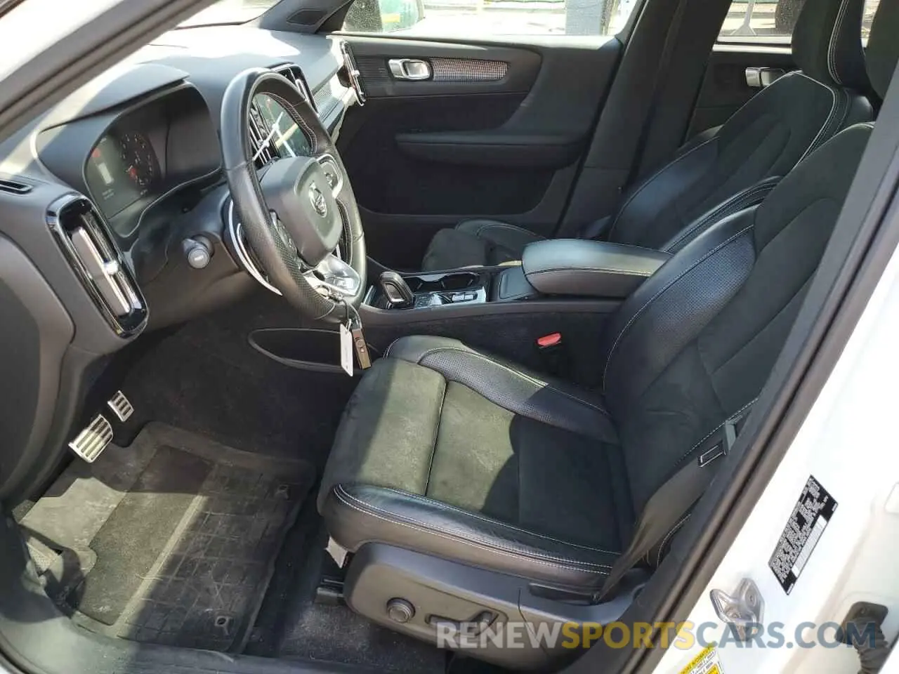 7 Photograph of a damaged car YV4162XZ8K2006393 VOLVO XC40 2019