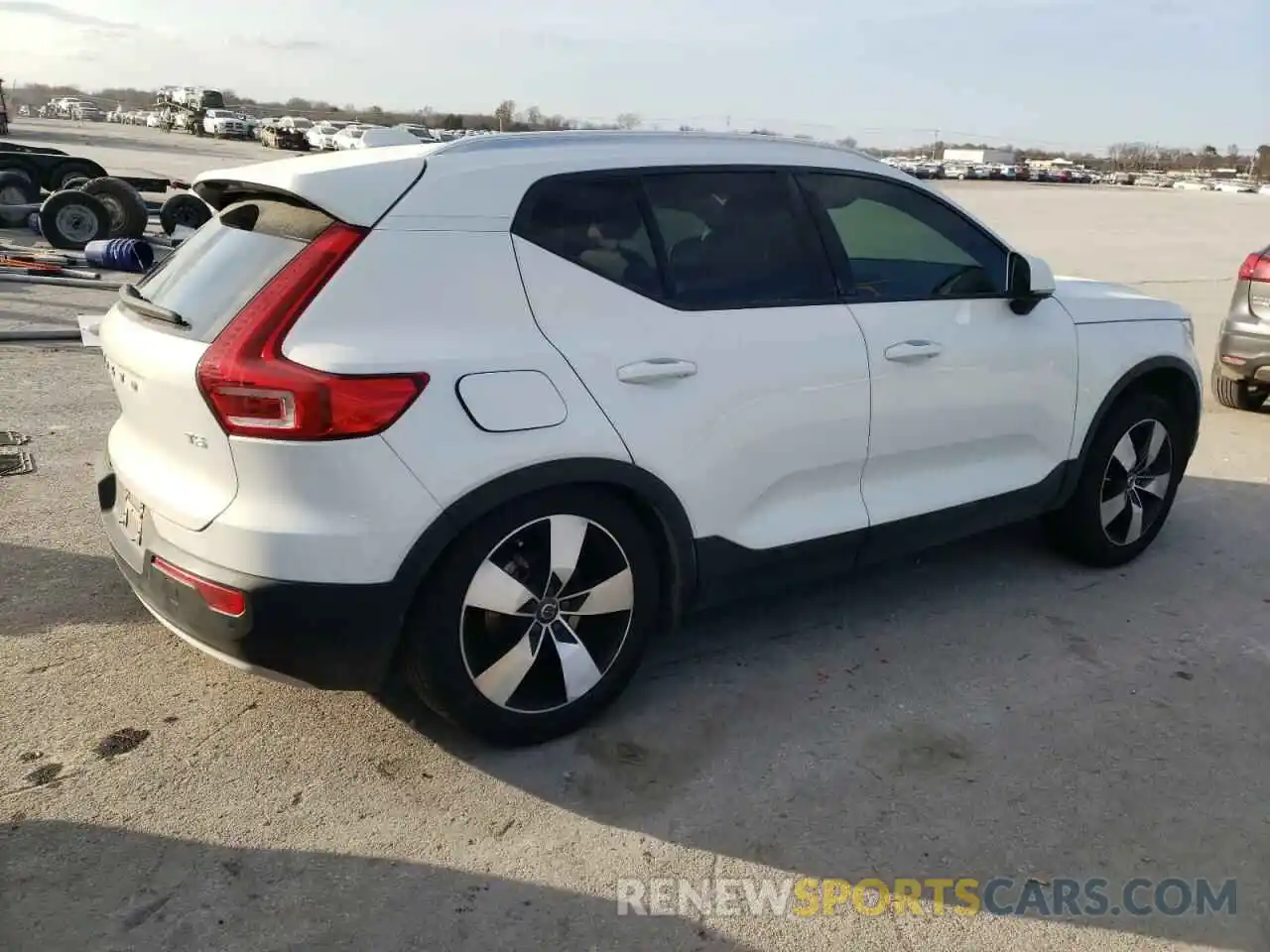 3 Photograph of a damaged car YV4162XZ8K2008001 VOLVO XC40 2019