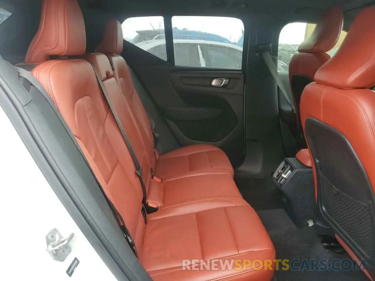 11 Photograph of a damaged car YV4AC2HK3K2068990 VOLVO XC40 2019