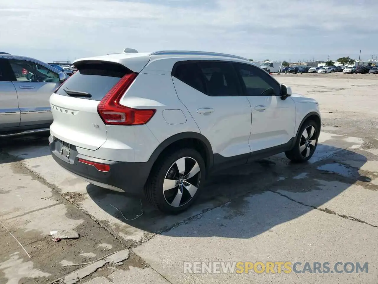 3 Photograph of a damaged car YV4AC2HK3K2068990 VOLVO XC40 2019