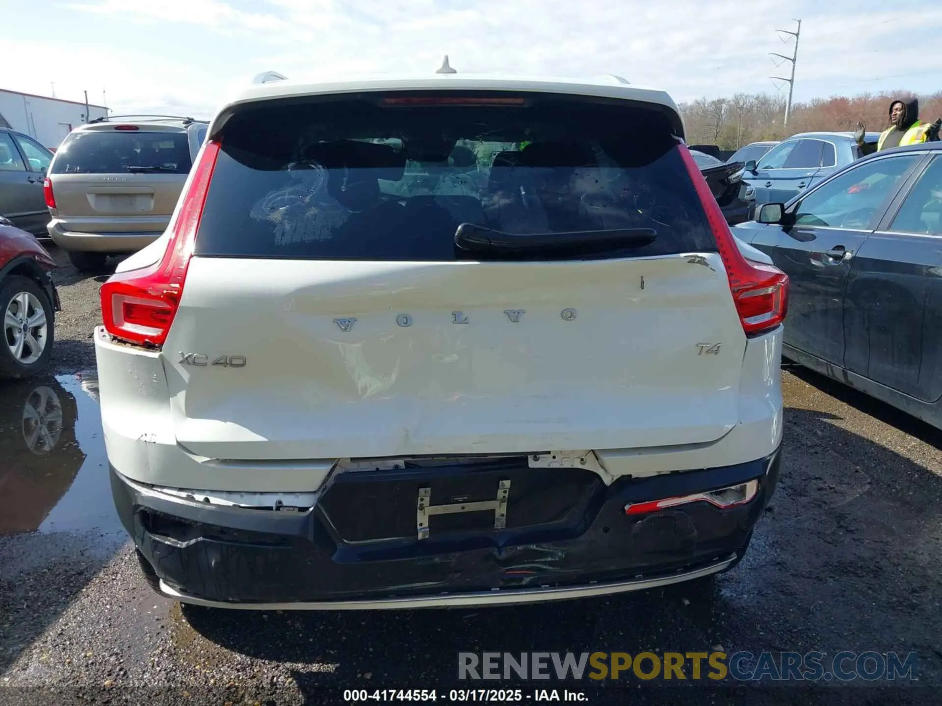 16 Photograph of a damaged car YV4AC2HK4K2130185 VOLVO XC40 2019