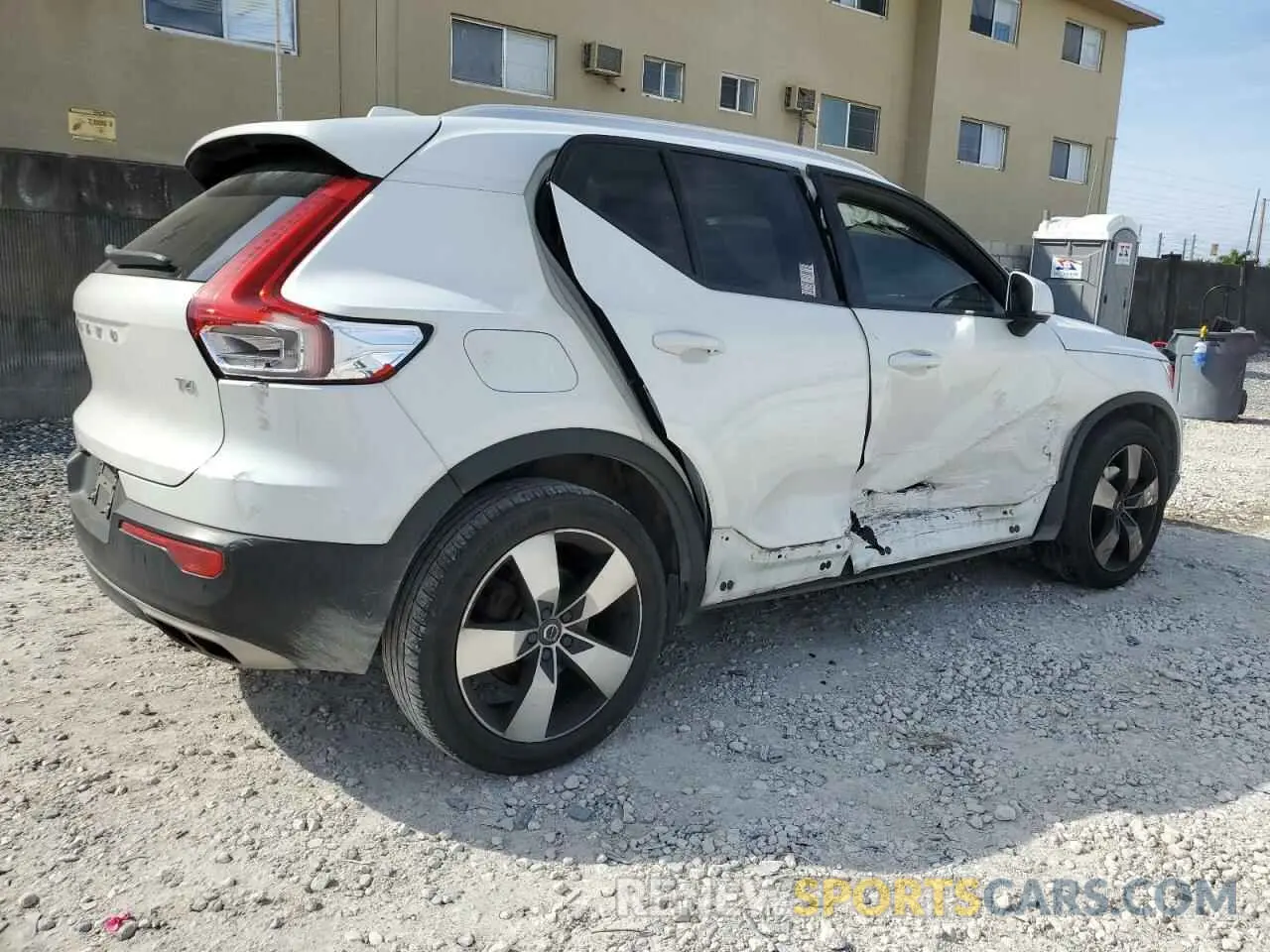 3 Photograph of a damaged car YV4AC2HK8K2072999 VOLVO XC40 2019