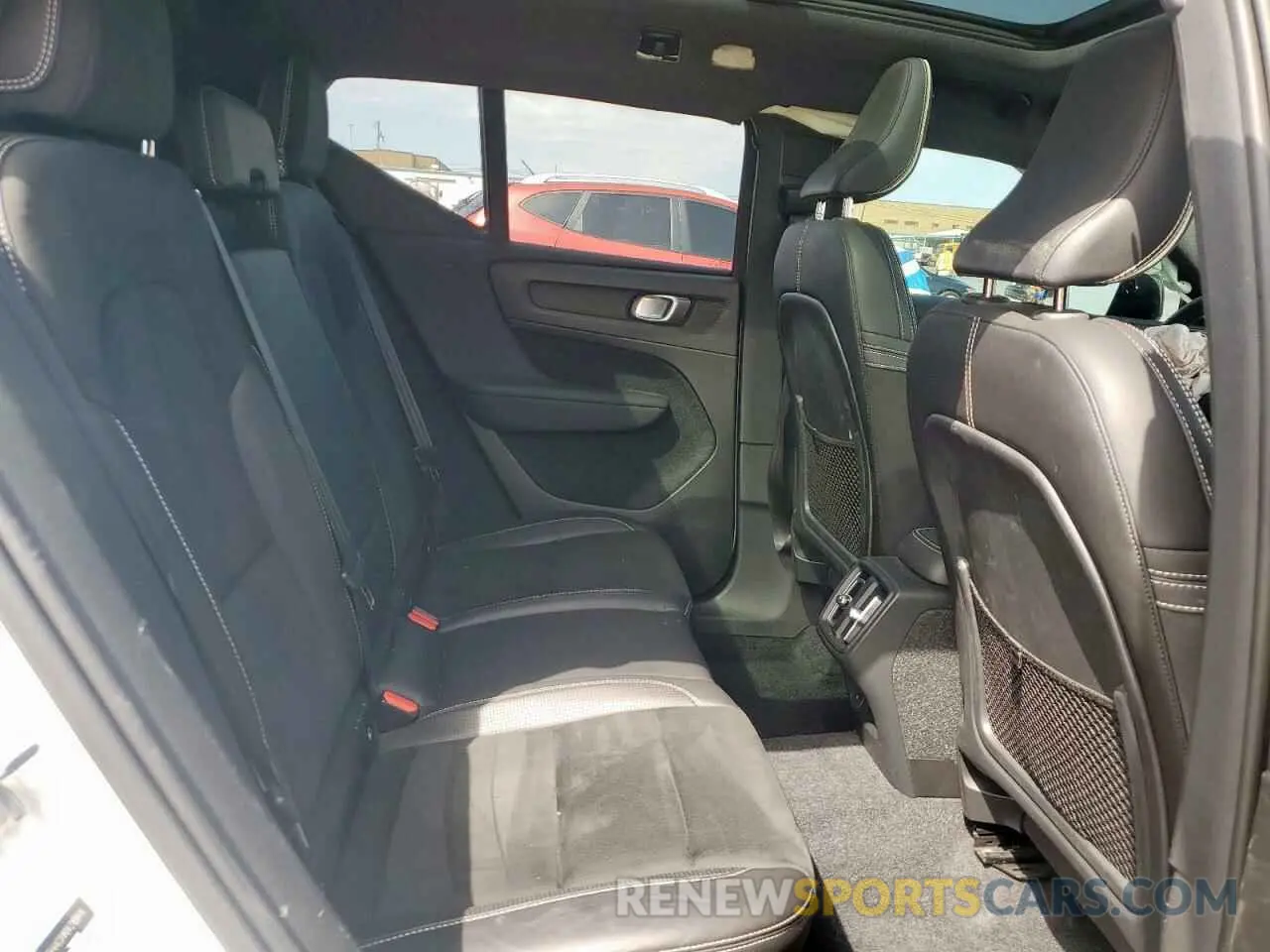 11 Photograph of a damaged car YV4AC2HM2K2108414 VOLVO XC40 2019