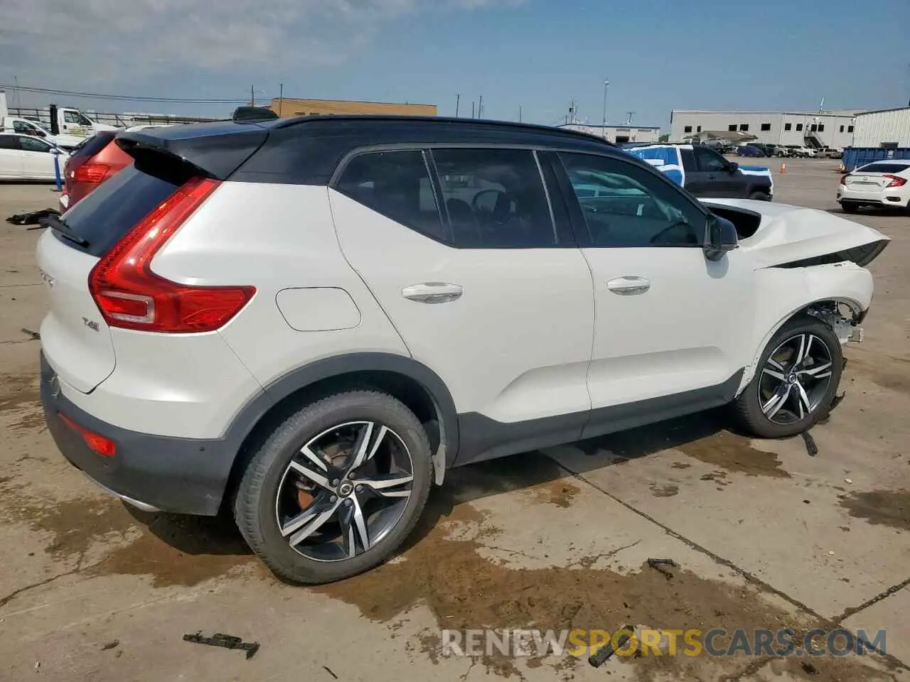 3 Photograph of a damaged car YV4AC2HM2K2108414 VOLVO XC40 2019
