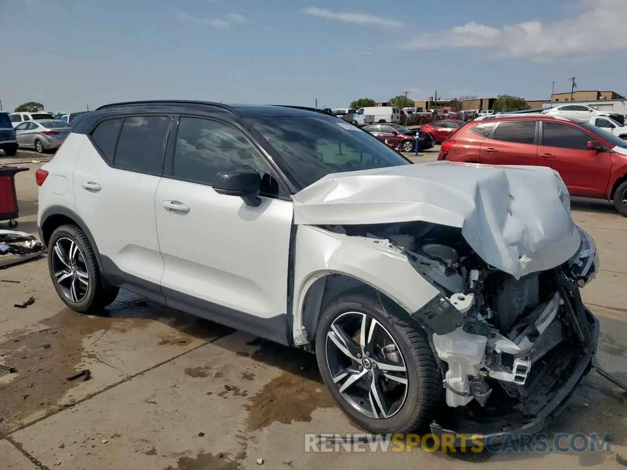 4 Photograph of a damaged car YV4AC2HM2K2108414 VOLVO XC40 2019