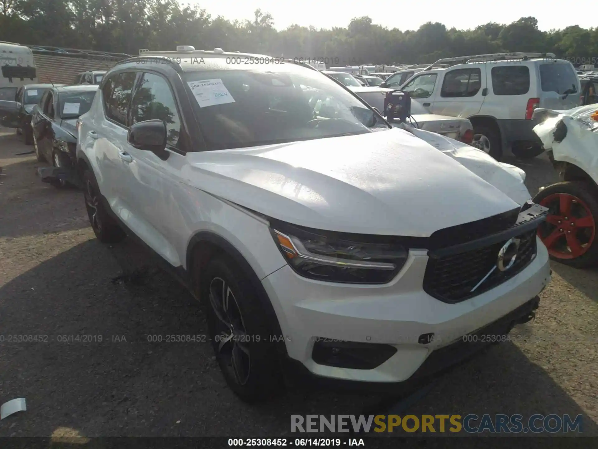 1 Photograph of a damaged car YV4AC2HM6K2065809 VOLVO XC40 2019