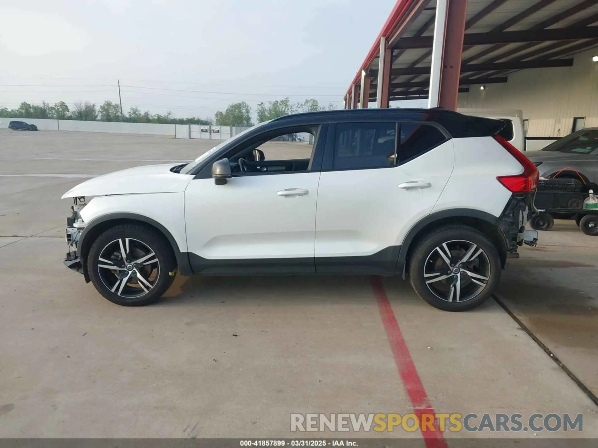 14 Photograph of a damaged car YV4AC2HM7K2149105 VOLVO XC40 2019
