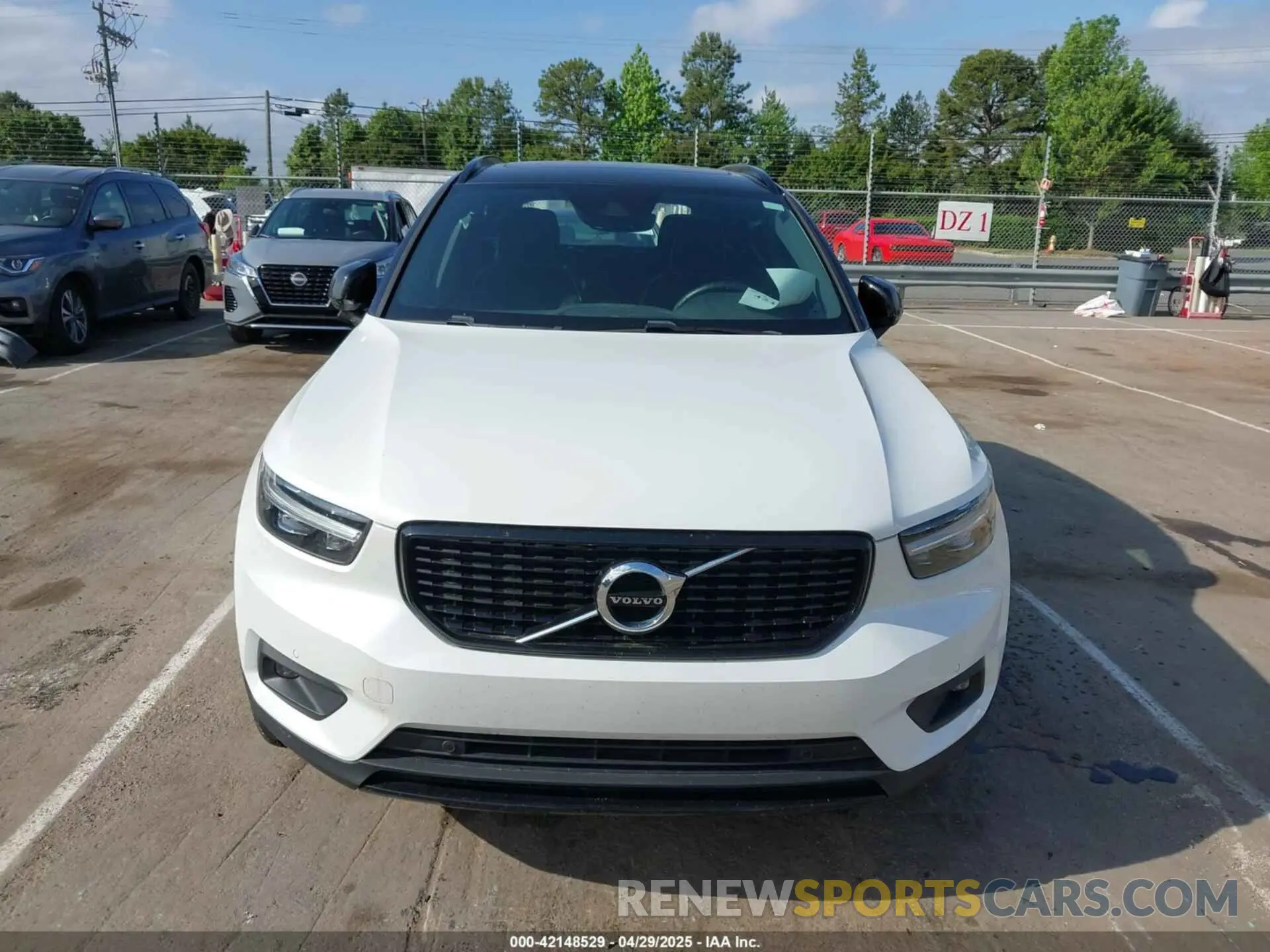 12 Photograph of a damaged car YV4AC2HM8K2084040 VOLVO XC40 2019
