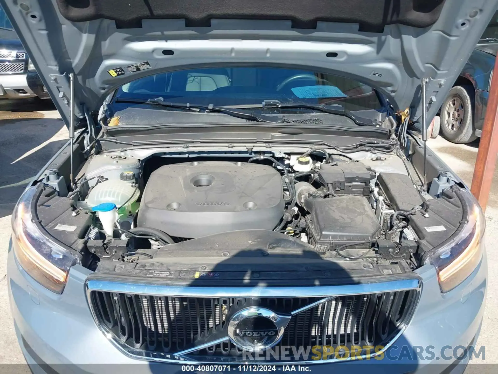 10 Photograph of a damaged car YV4162UK0L2273150 VOLVO XC40 2020