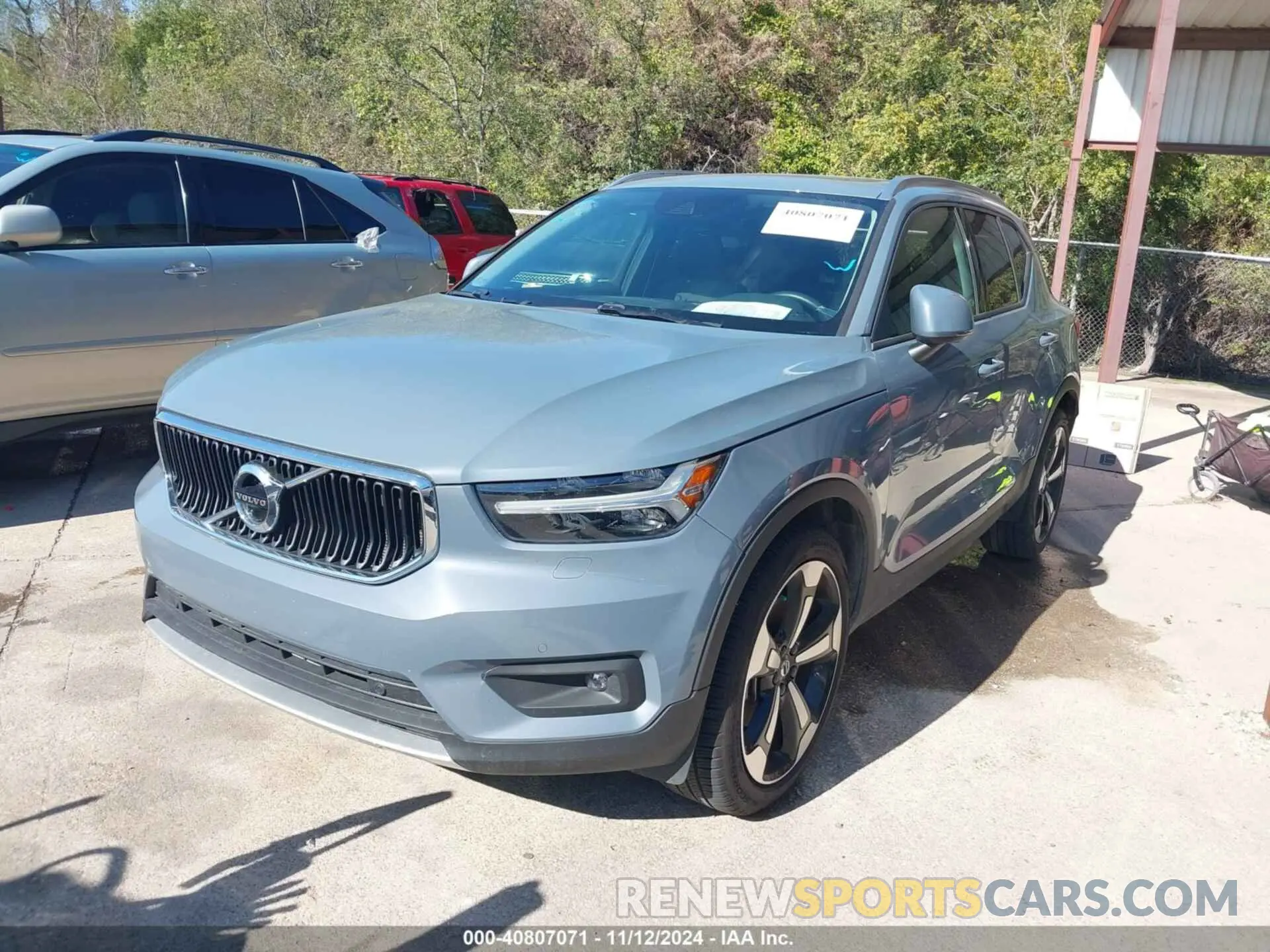 2 Photograph of a damaged car YV4162UK0L2273150 VOLVO XC40 2020