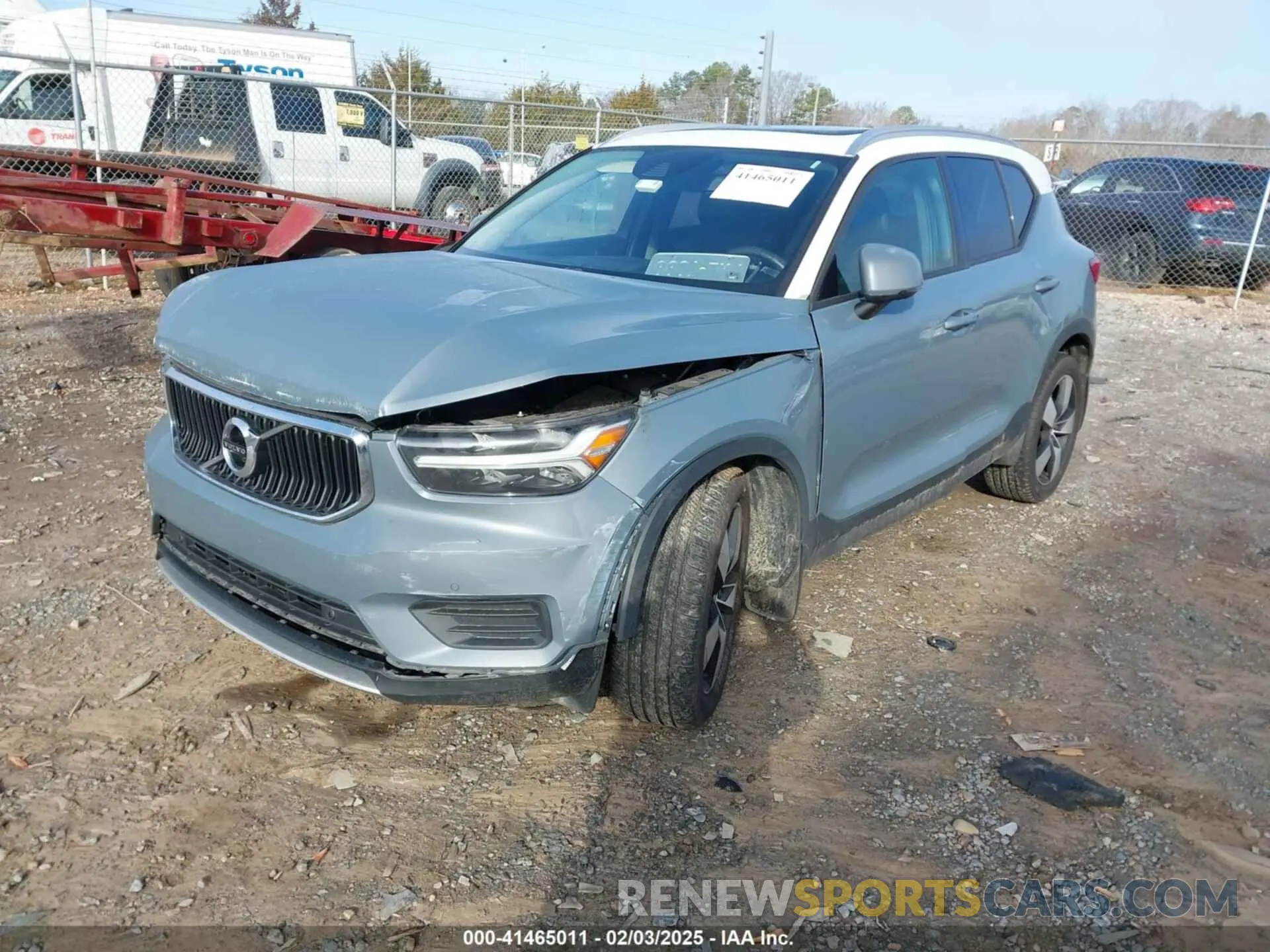 2 Photograph of a damaged car YV4162UK1L2189516 VOLVO XC40 2020
