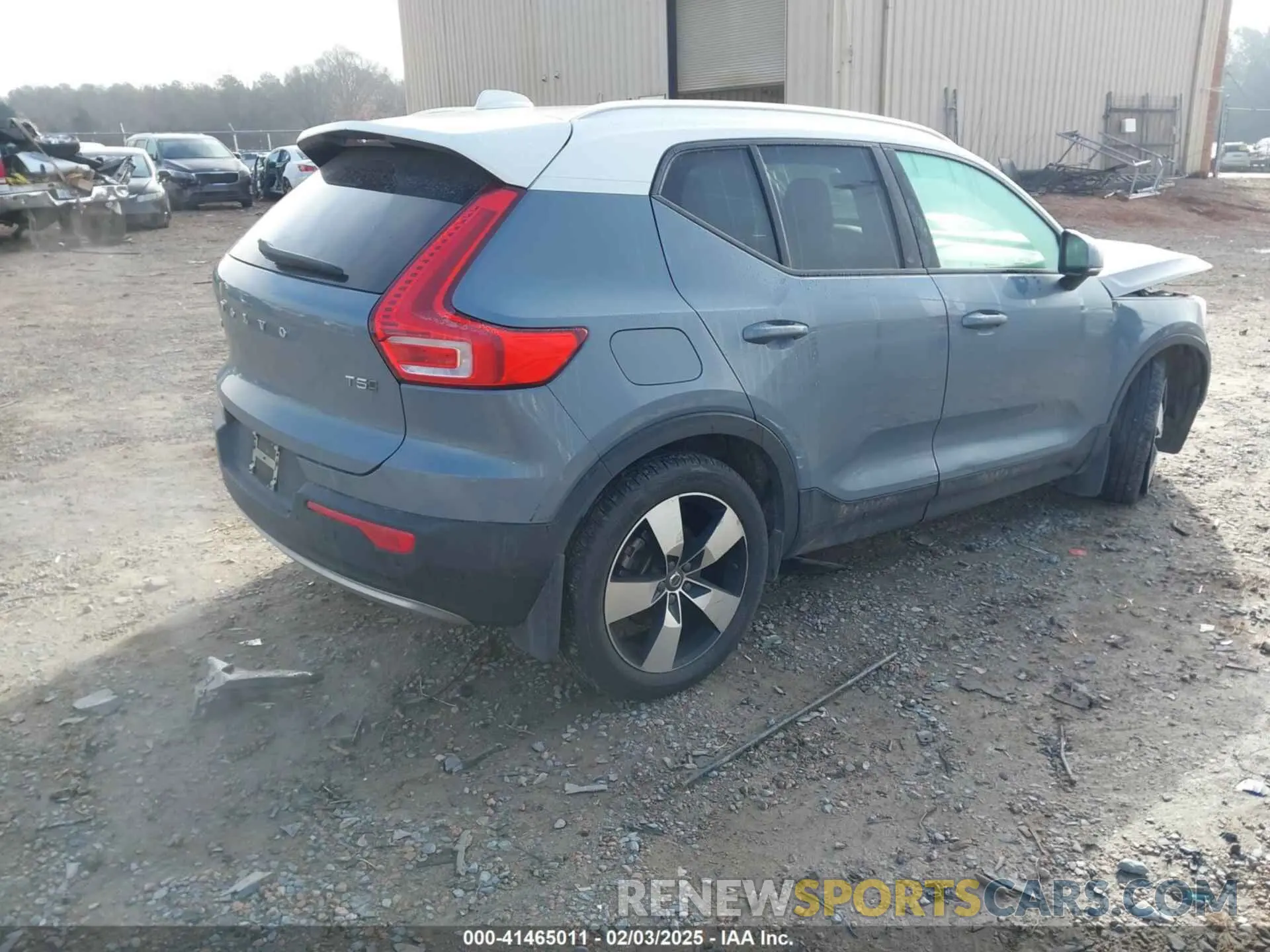 4 Photograph of a damaged car YV4162UK1L2189516 VOLVO XC40 2020