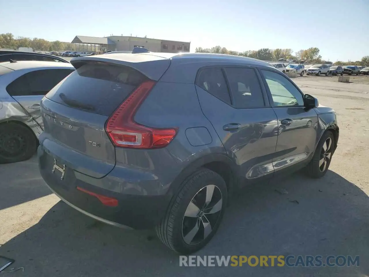 3 Photograph of a damaged car YV4162UK1L2256891 VOLVO XC40 2020