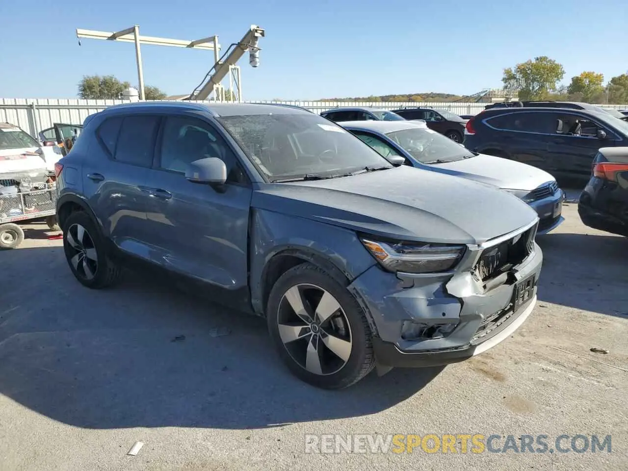 4 Photograph of a damaged car YV4162UK1L2256891 VOLVO XC40 2020