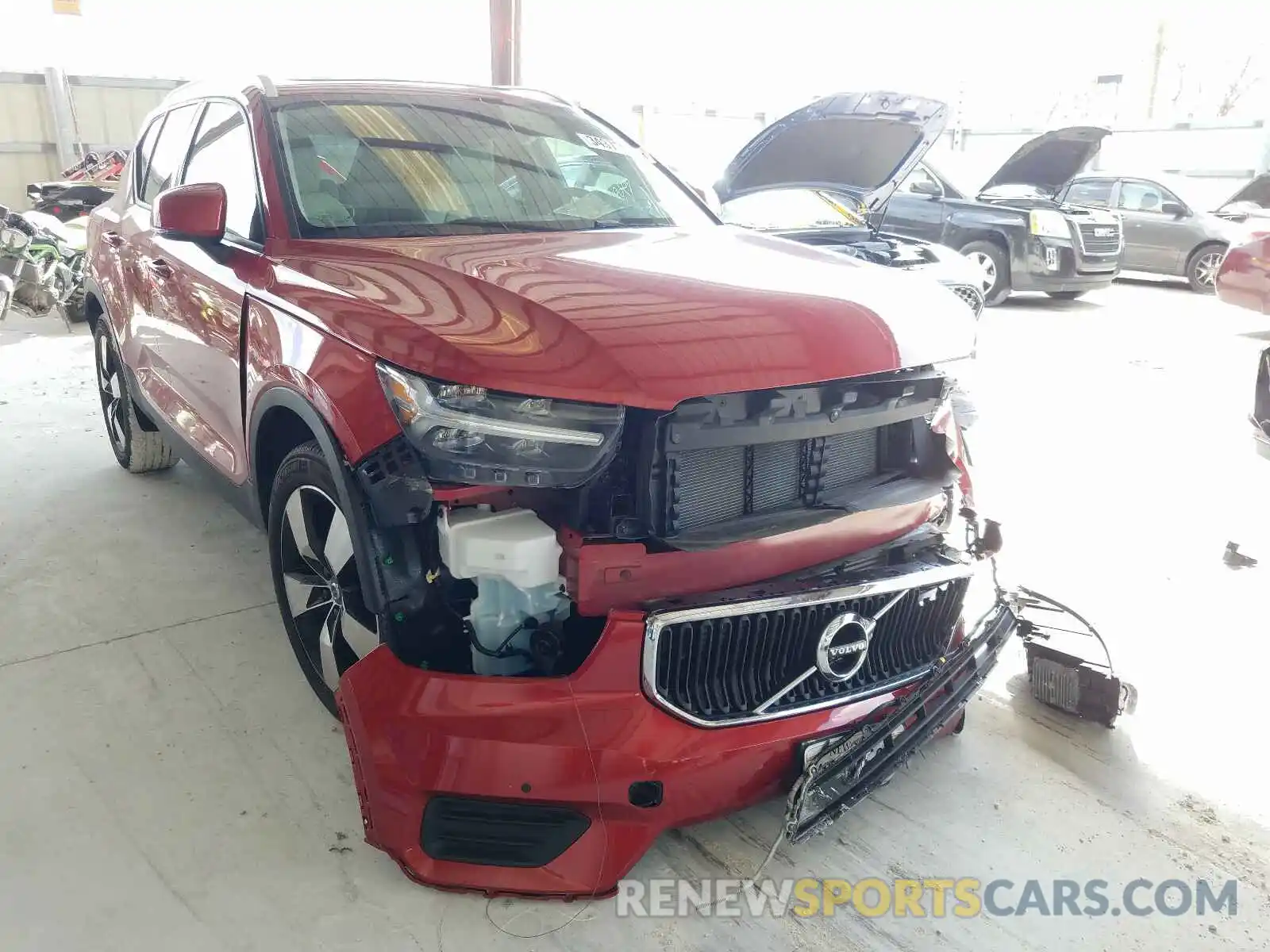 1 Photograph of a damaged car YV4162UK1L2310352 VOLVO XC40 2020