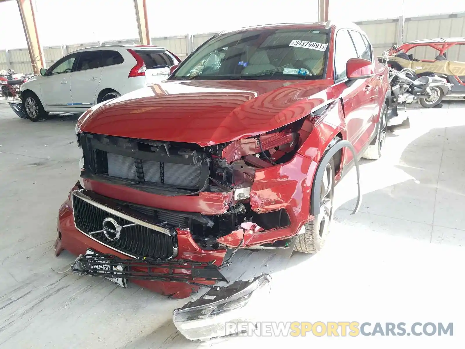 2 Photograph of a damaged car YV4162UK1L2310352 VOLVO XC40 2020