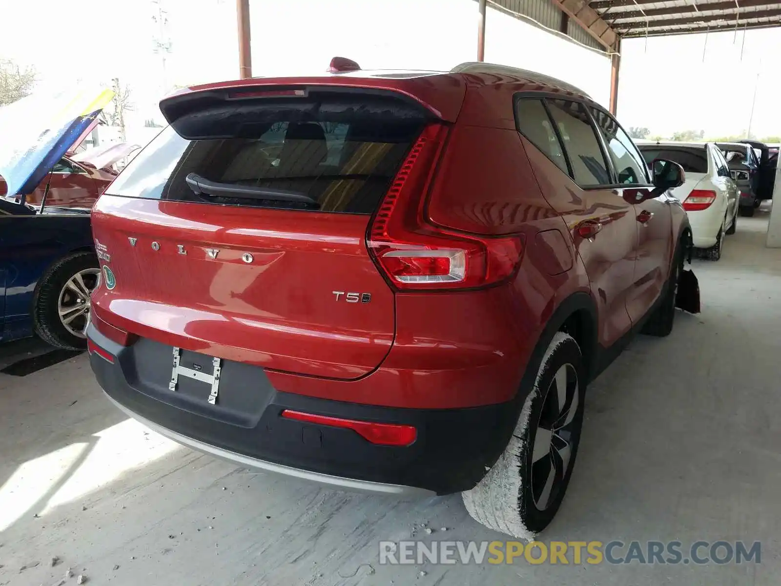 4 Photograph of a damaged car YV4162UK1L2310352 VOLVO XC40 2020