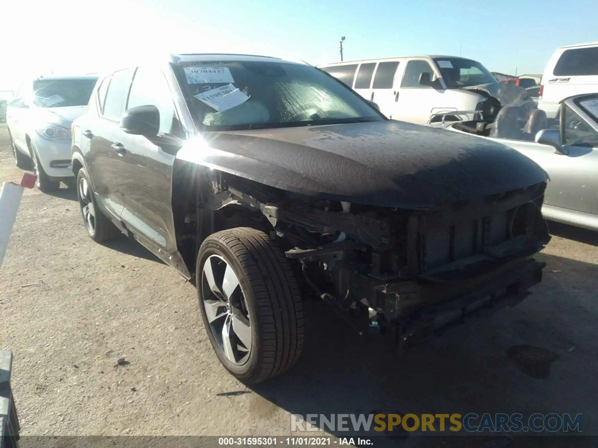 1 Photograph of a damaged car YV4162UK2L2330500 VOLVO XC40 2020