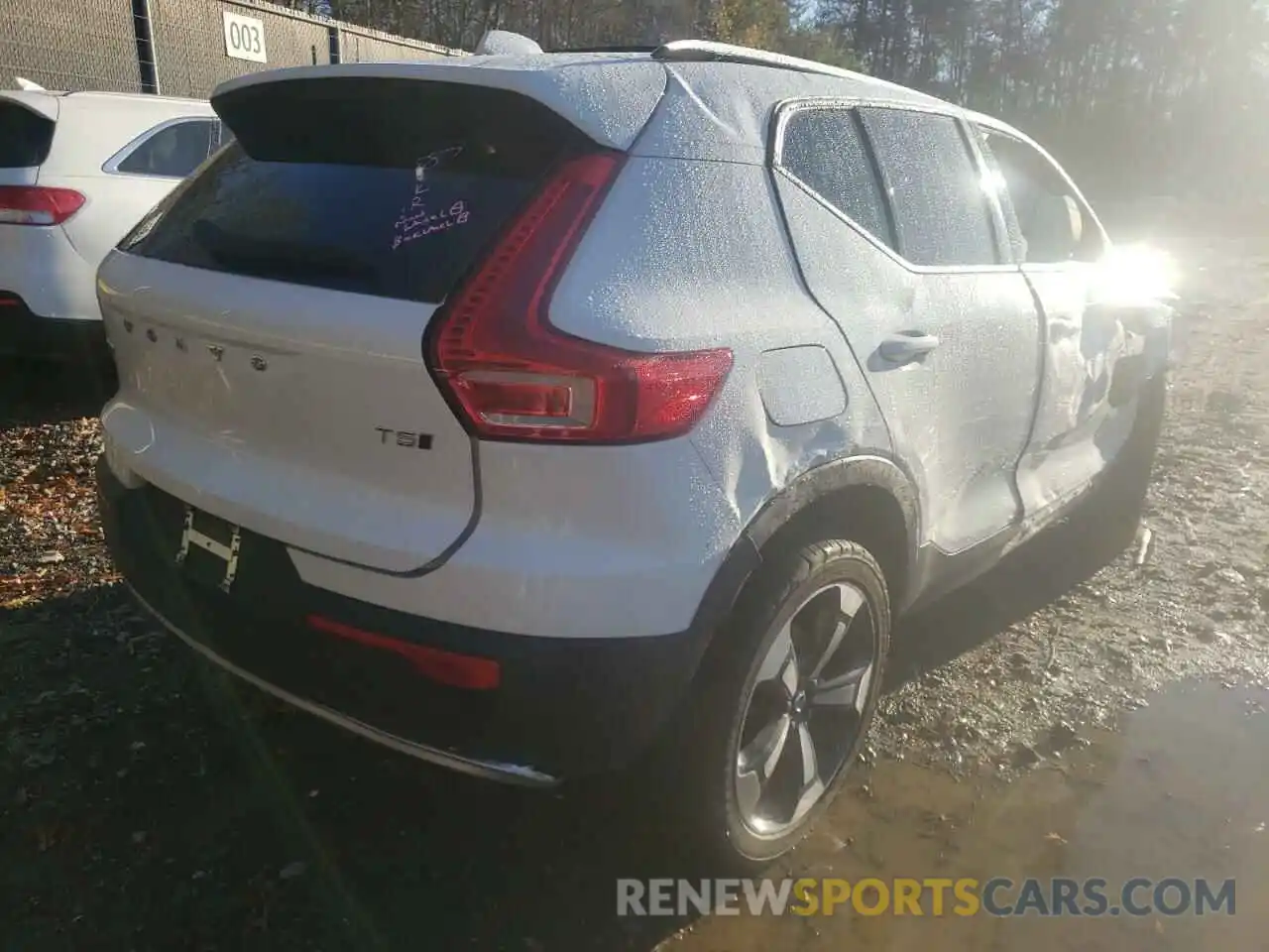 4 Photograph of a damaged car YV4162UK3L2263261 VOLVO XC40 2020