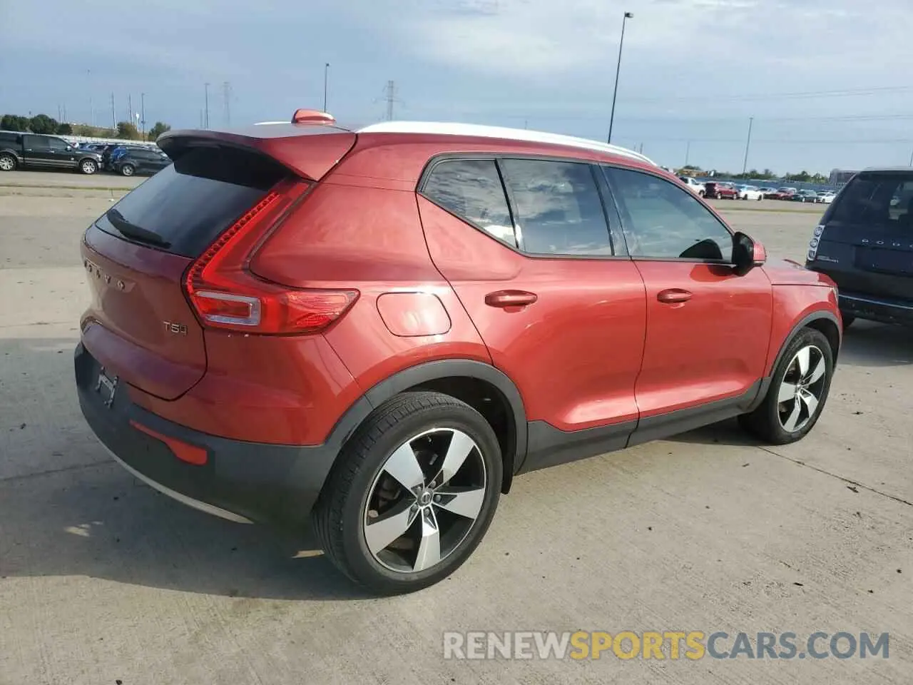 3 Photograph of a damaged car YV4162UK3L2270579 VOLVO XC40 2020