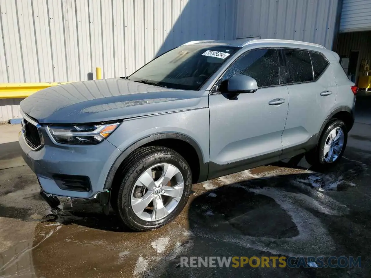 1 Photograph of a damaged car YV4162UK3L2339688 VOLVO XC40 2020