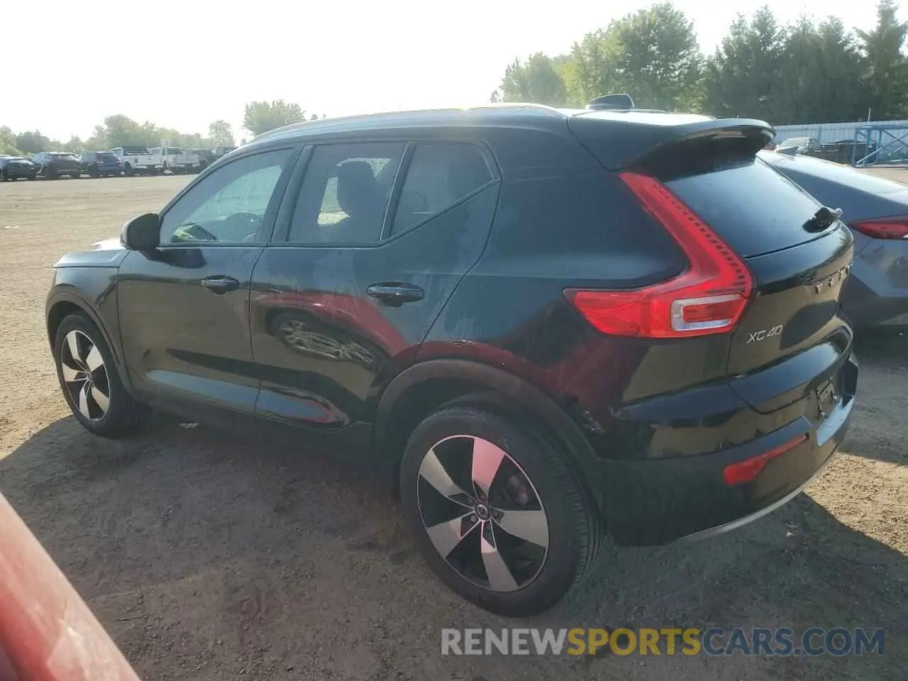 2 Photograph of a damaged car YV4162UK3L2340047 VOLVO XC40 2020
