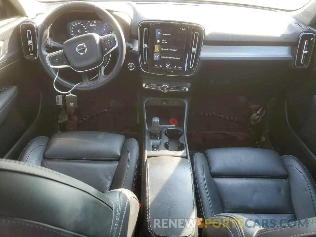 8 Photograph of a damaged car YV4162UK3L2340047 VOLVO XC40 2020