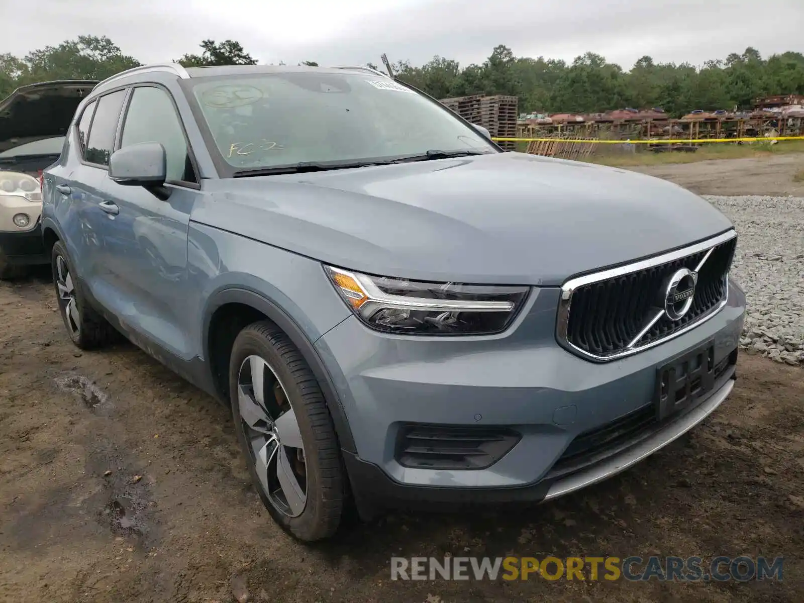 1 Photograph of a damaged car YV4162UK4L2200623 VOLVO XC40 2020