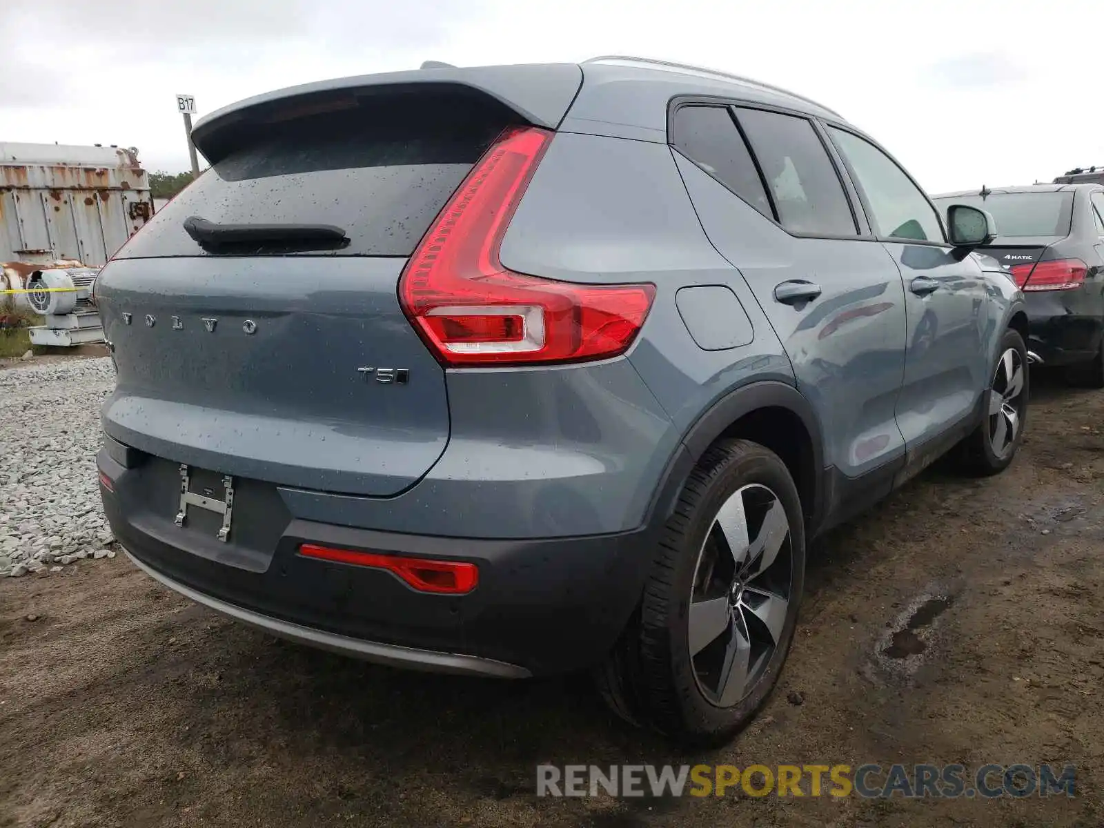 4 Photograph of a damaged car YV4162UK4L2200623 VOLVO XC40 2020