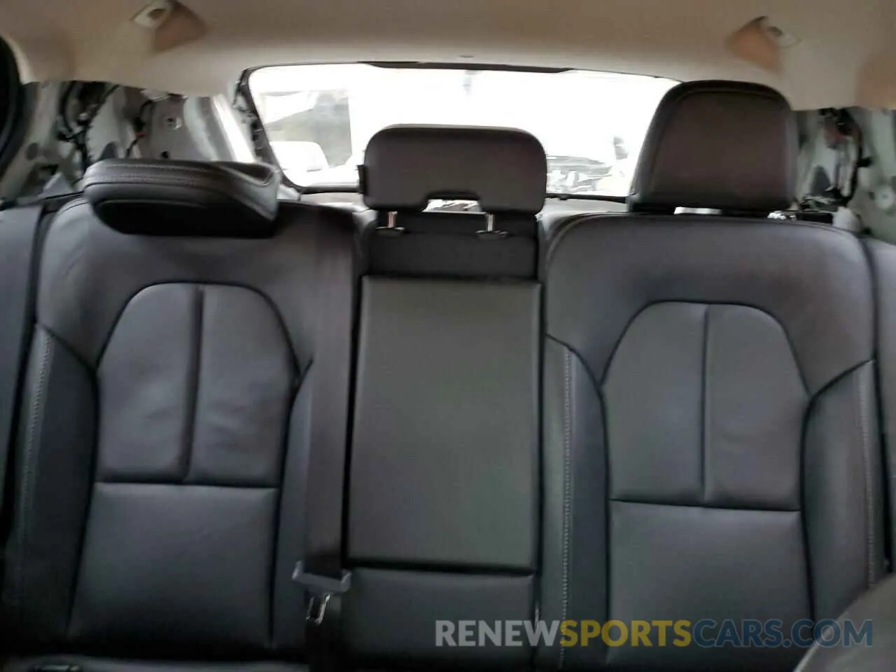 10 Photograph of a damaged car YV4162UK4L2296267 VOLVO XC40 2020