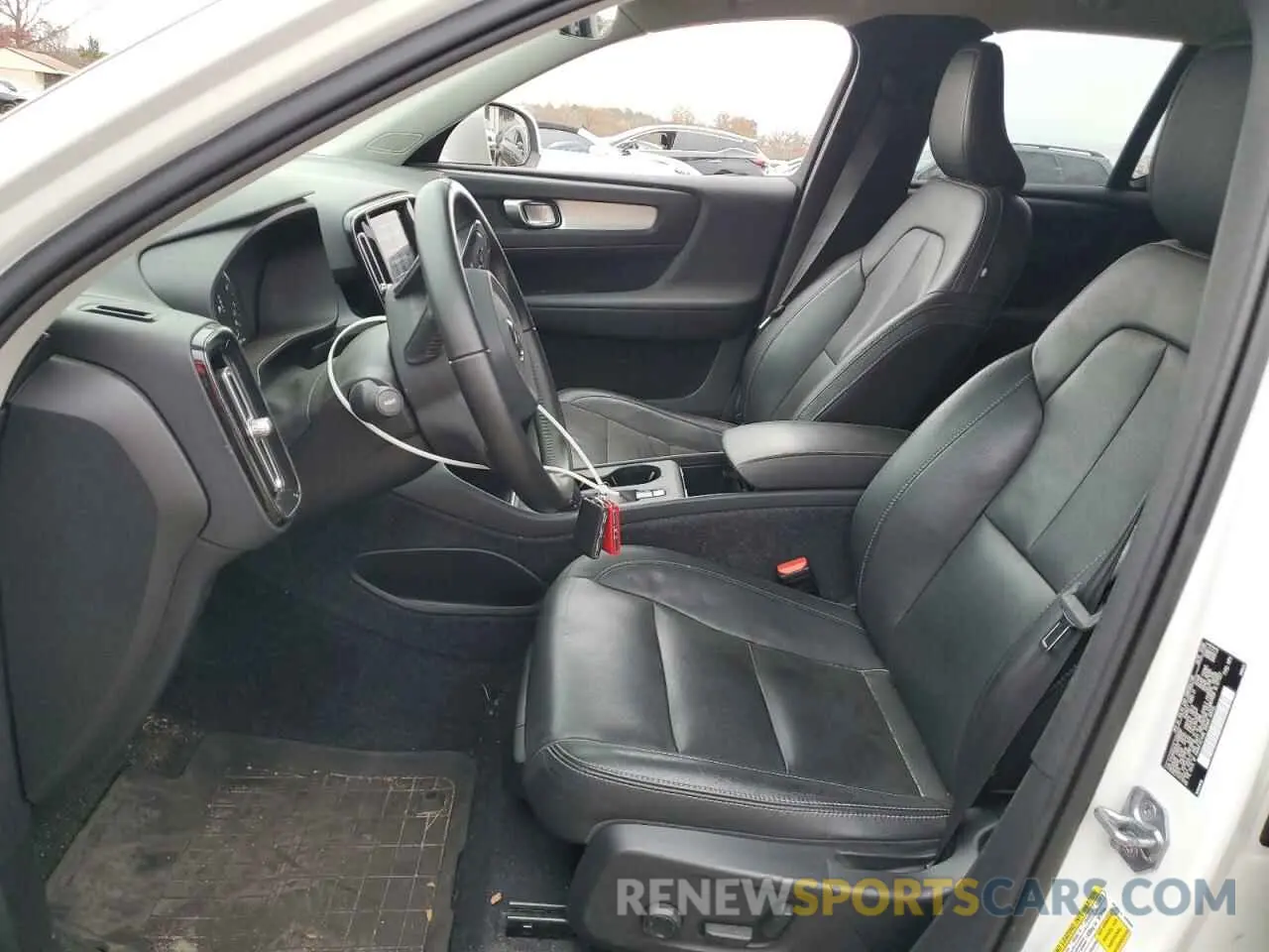 7 Photograph of a damaged car YV4162UK4L2296267 VOLVO XC40 2020