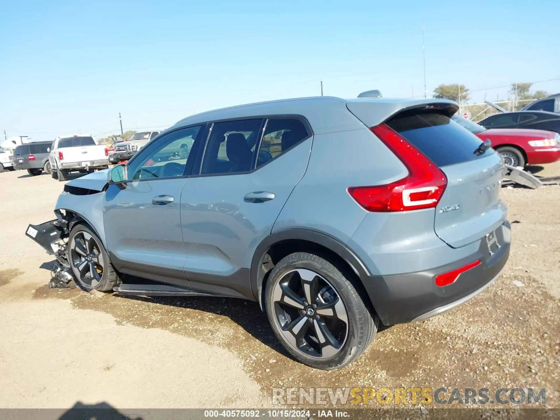 14 Photograph of a damaged car YV4162UK4L2315335 VOLVO XC40 2020