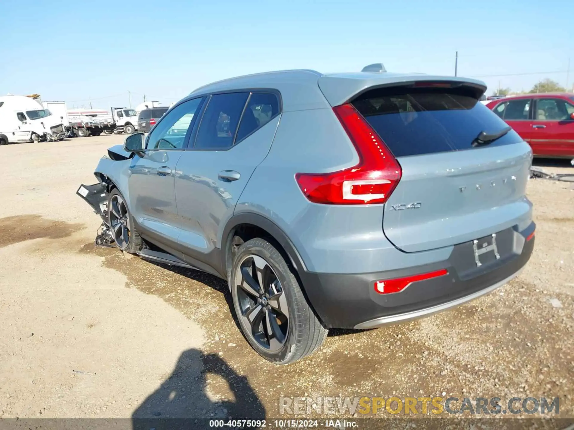 3 Photograph of a damaged car YV4162UK4L2315335 VOLVO XC40 2020