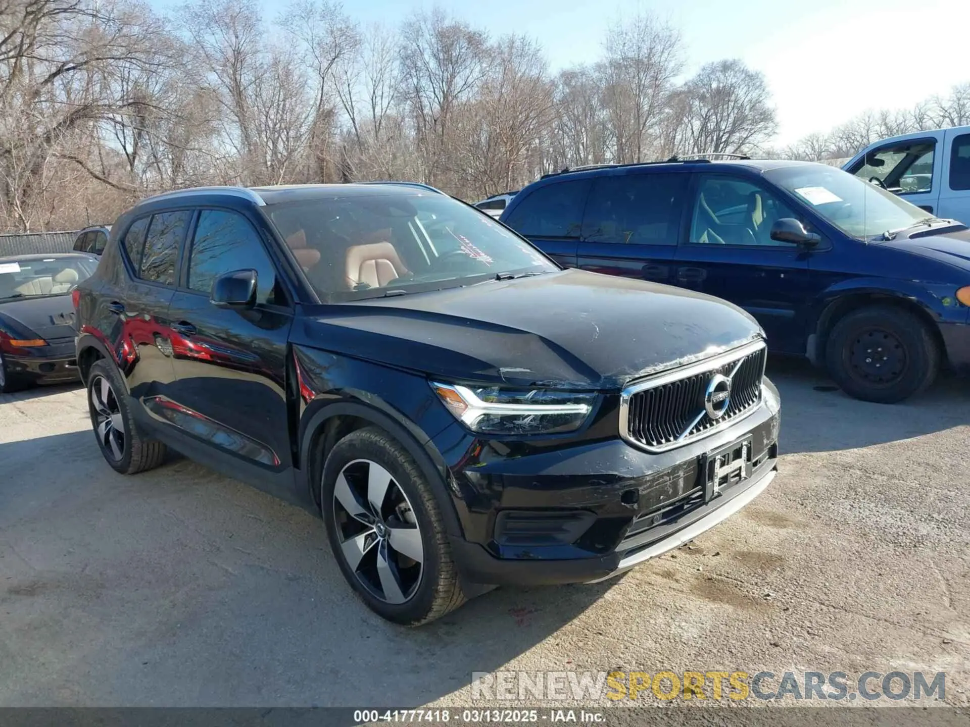 1 Photograph of a damaged car YV4162UK5L2196730 VOLVO XC40 2020