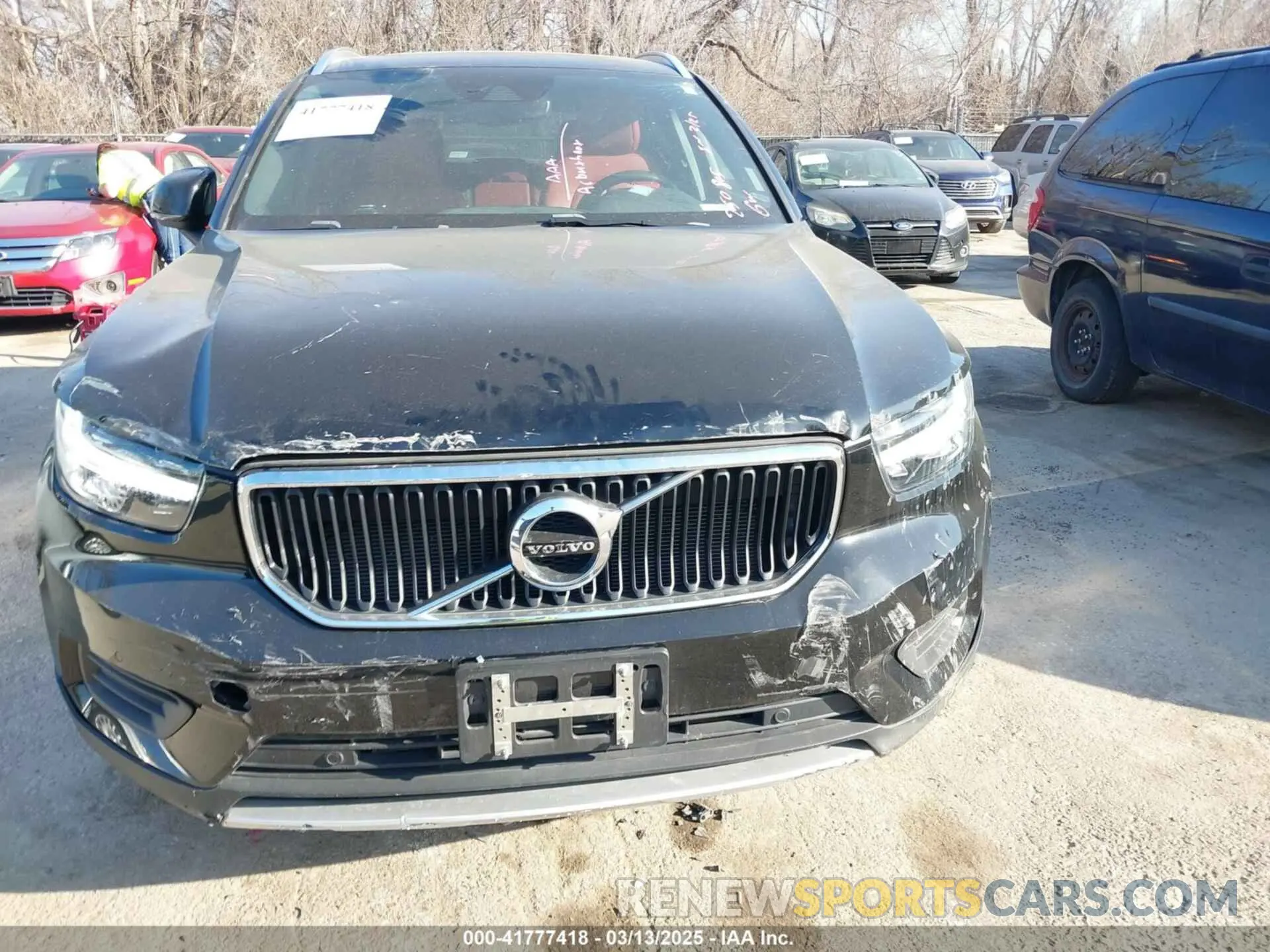 17 Photograph of a damaged car YV4162UK5L2196730 VOLVO XC40 2020