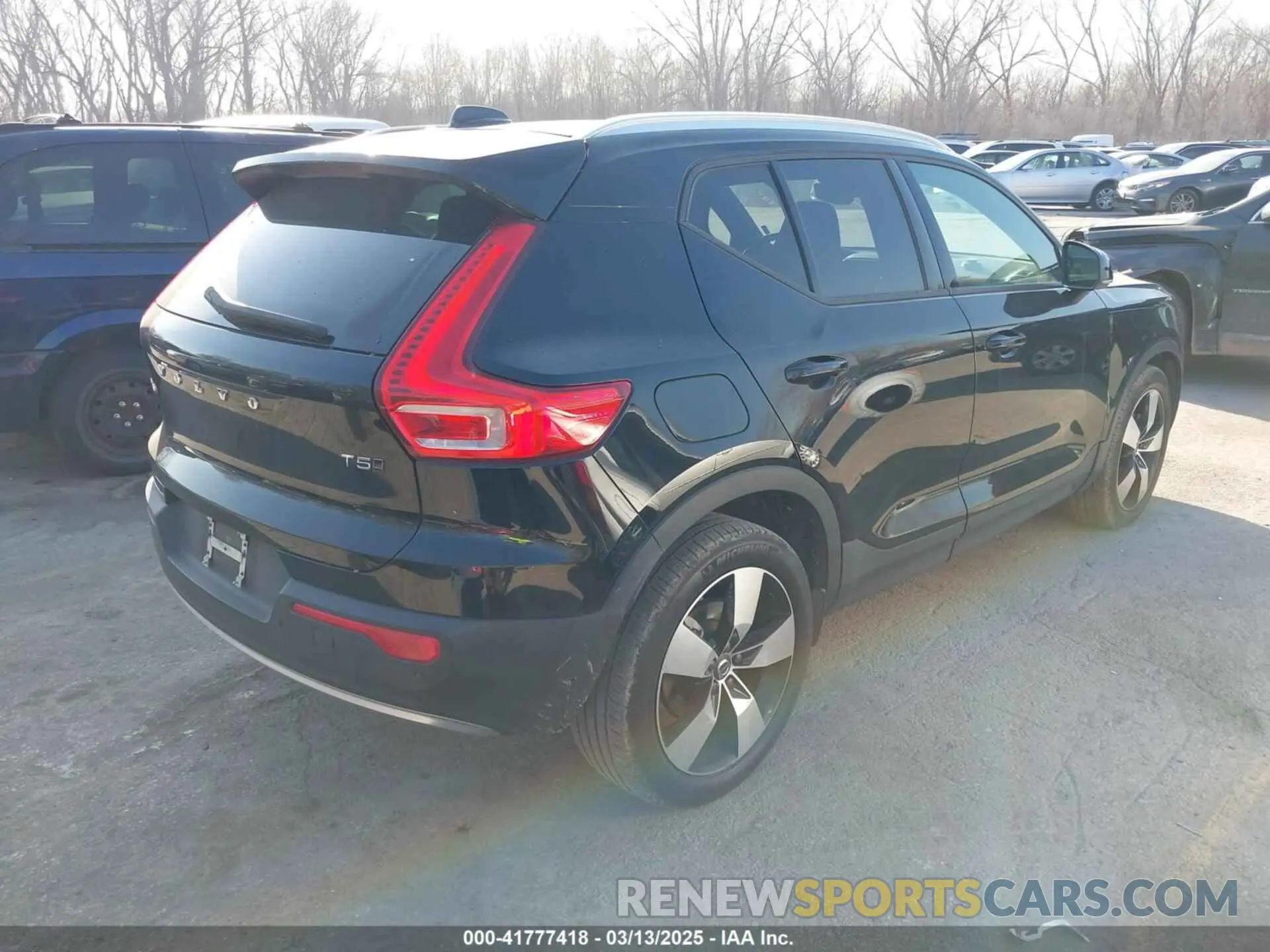 4 Photograph of a damaged car YV4162UK5L2196730 VOLVO XC40 2020