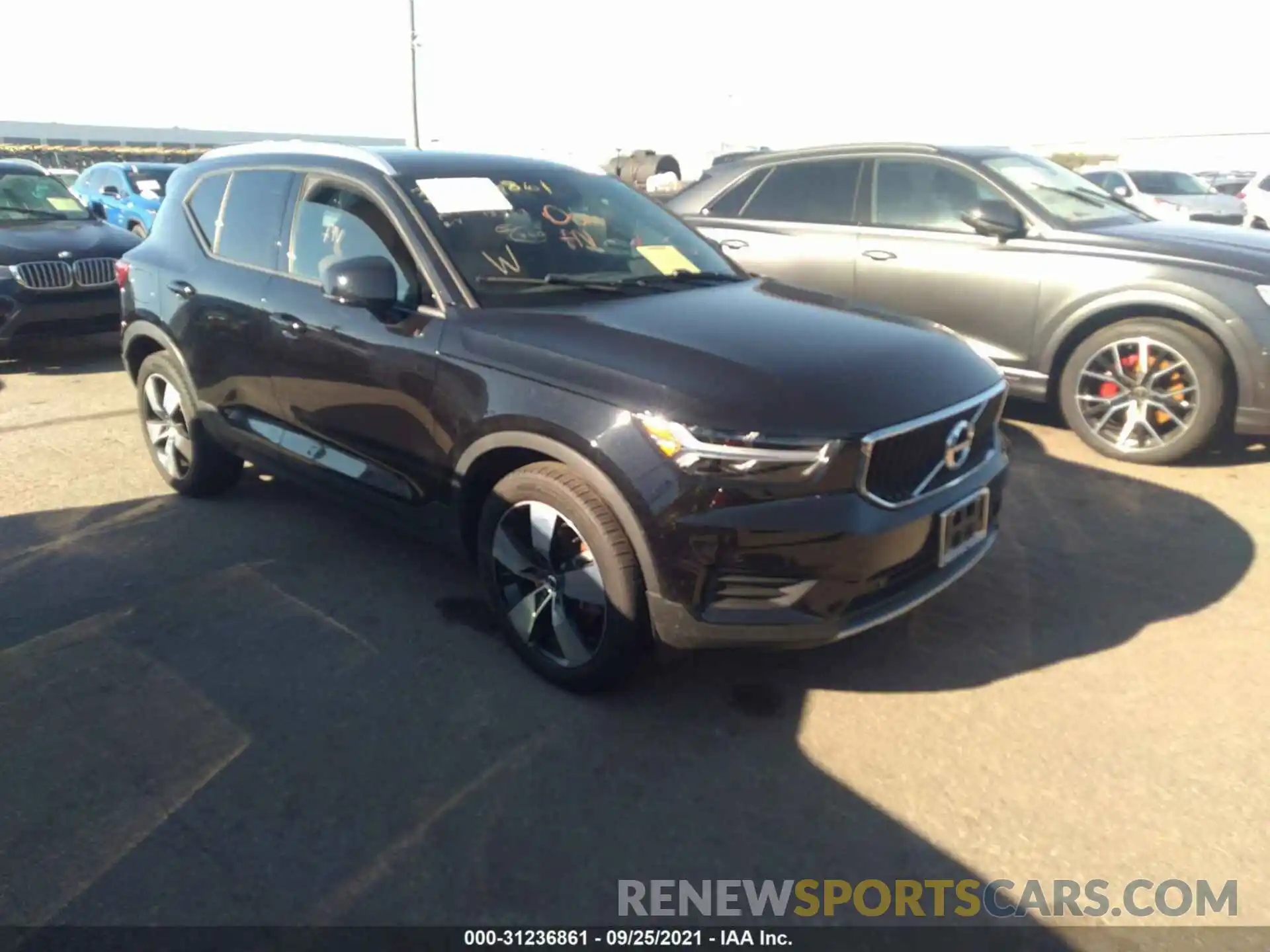 1 Photograph of a damaged car YV4162UK5L2231735 VOLVO XC40 2020