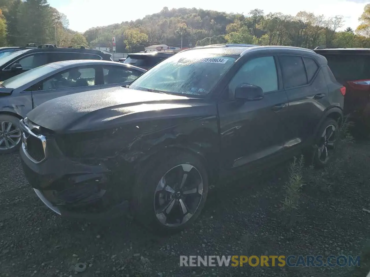 1 Photograph of a damaged car YV4162UK5L2270633 VOLVO XC40 2020