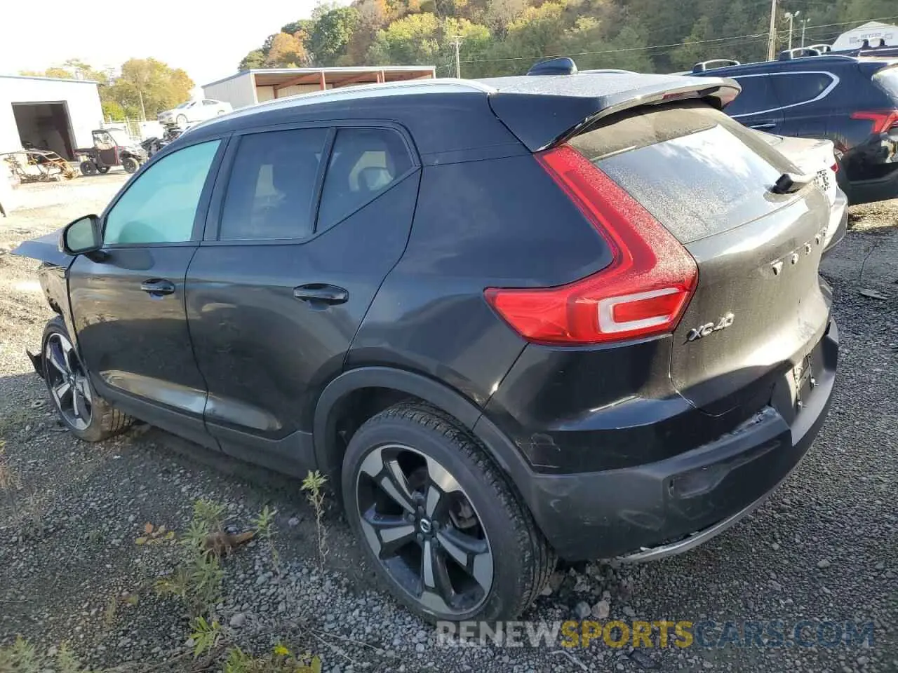2 Photograph of a damaged car YV4162UK5L2270633 VOLVO XC40 2020