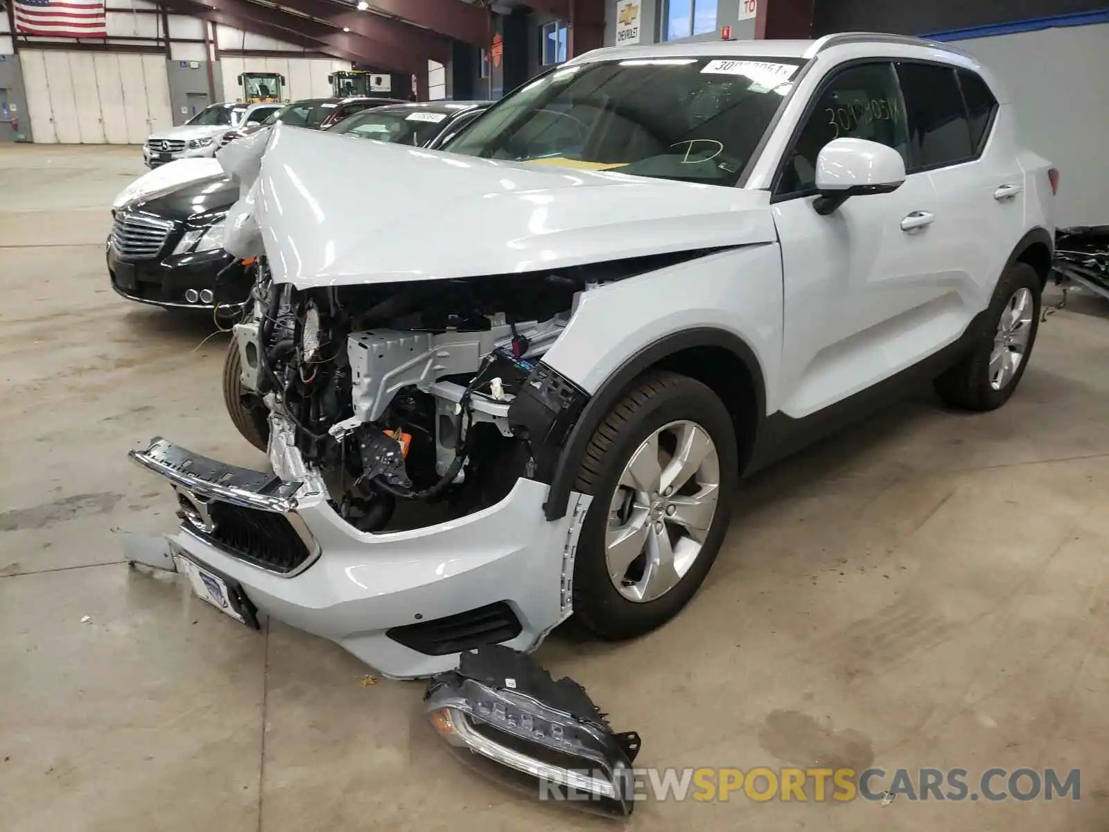 2 Photograph of a damaged car YV4162UK5L2335187 VOLVO XC40 2020