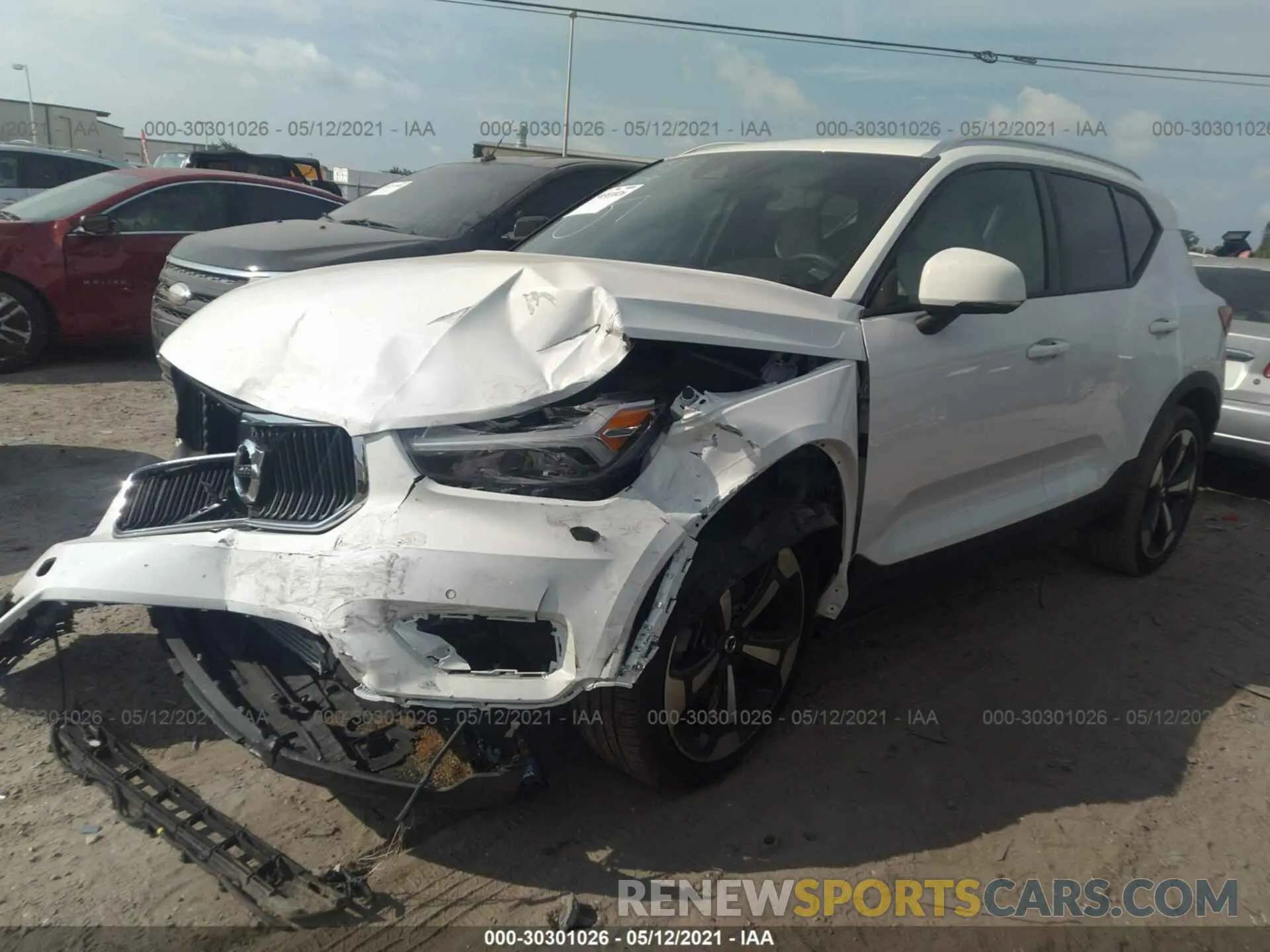 2 Photograph of a damaged car YV4162UK5L2341717 VOLVO XC40 2020