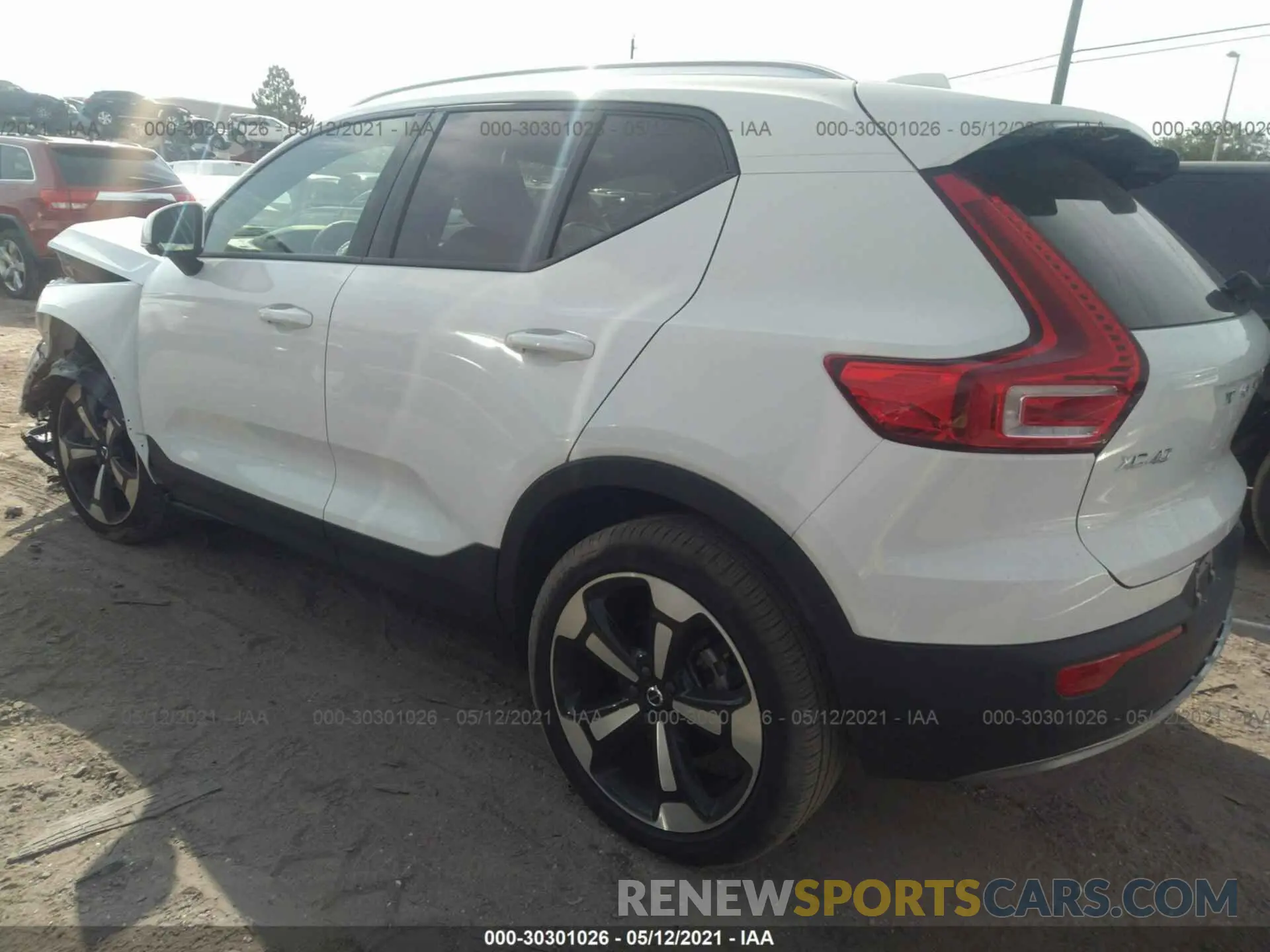 3 Photograph of a damaged car YV4162UK5L2341717 VOLVO XC40 2020