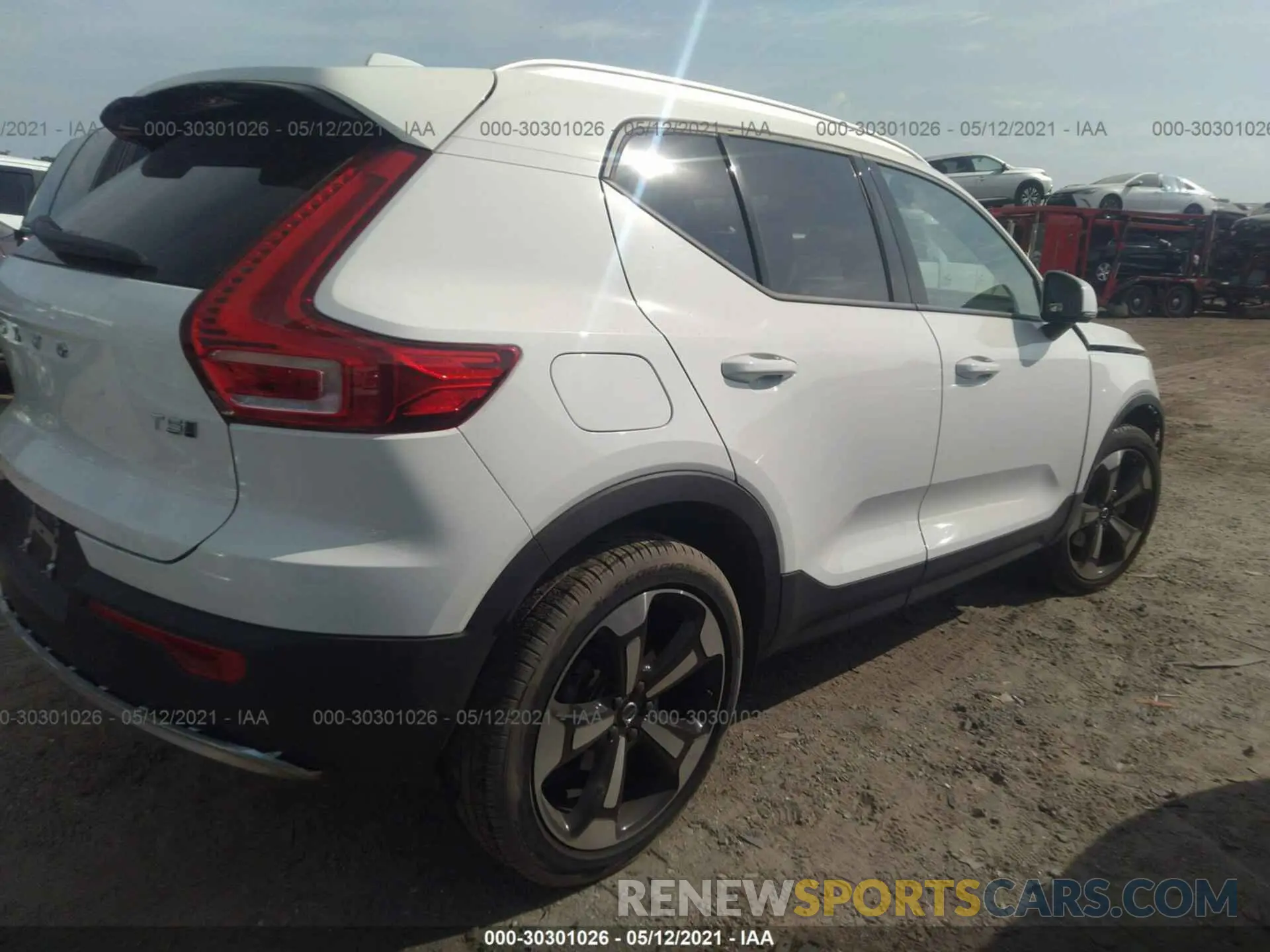 4 Photograph of a damaged car YV4162UK5L2341717 VOLVO XC40 2020