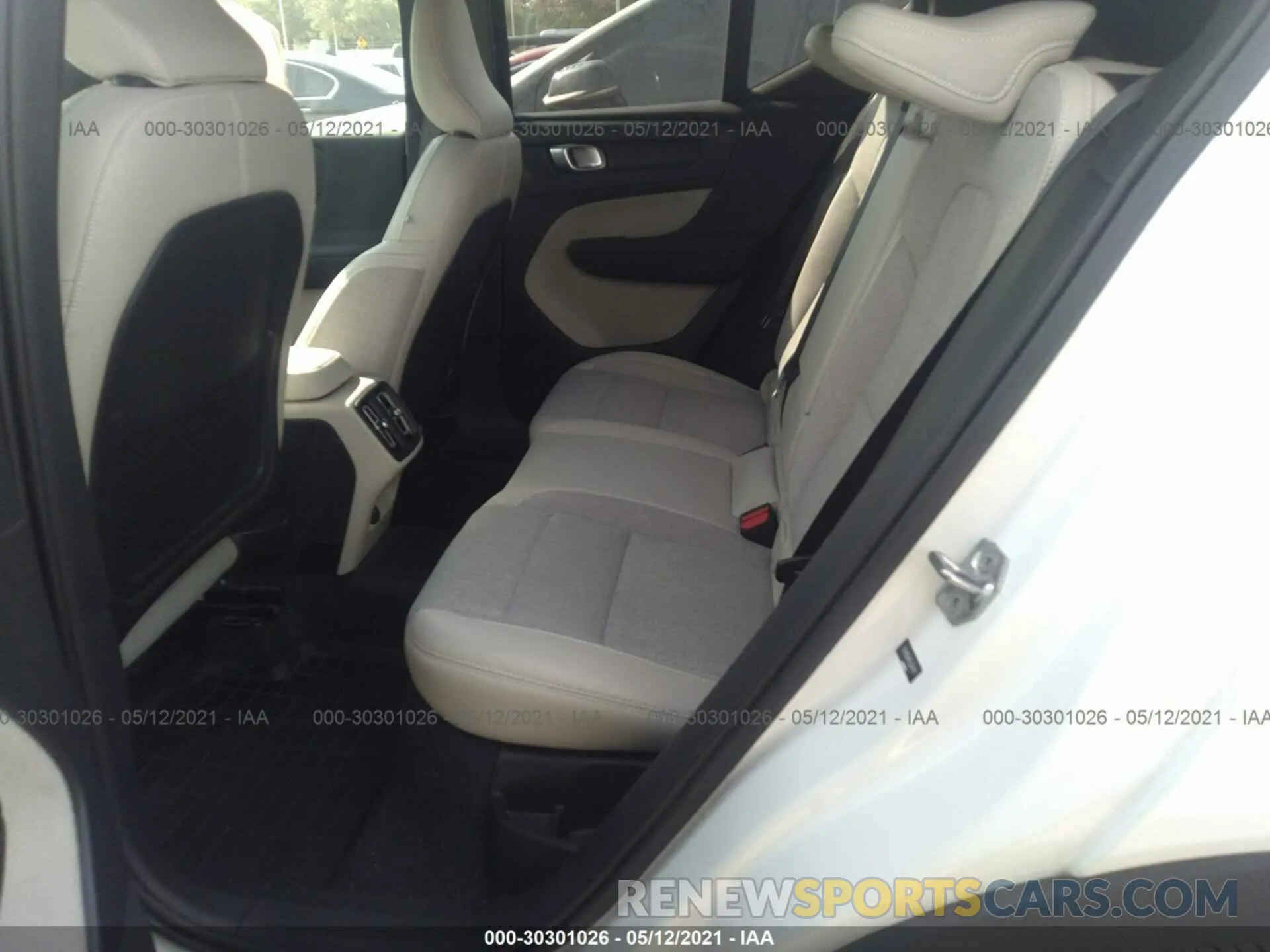 8 Photograph of a damaged car YV4162UK5L2341717 VOLVO XC40 2020