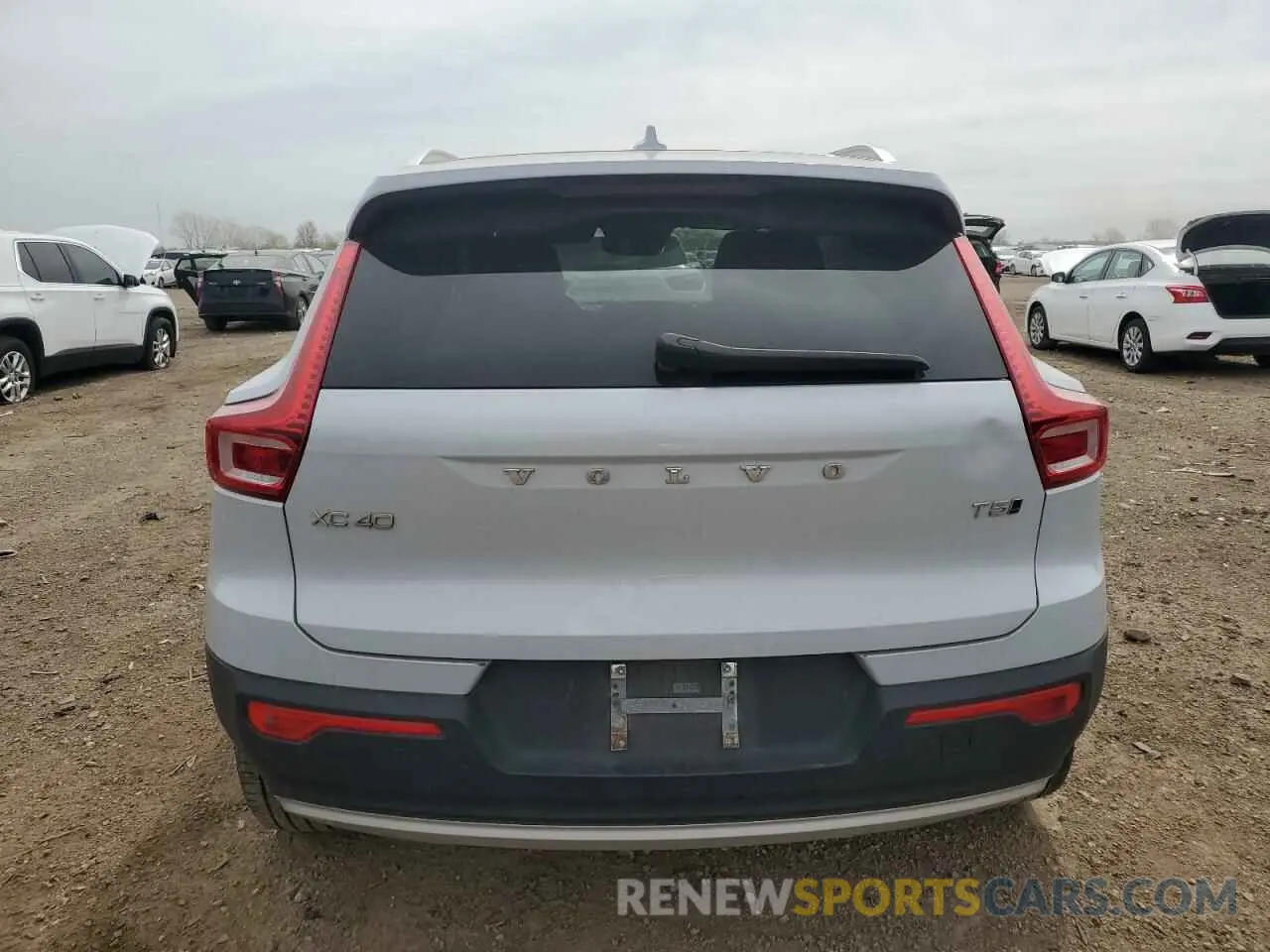 6 Photograph of a damaged car YV4162UK5L2345833 VOLVO XC40 2020