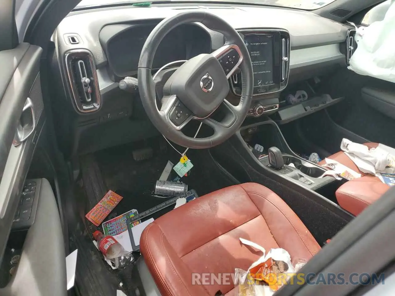8 Photograph of a damaged car YV4162UK5L2345833 VOLVO XC40 2020
