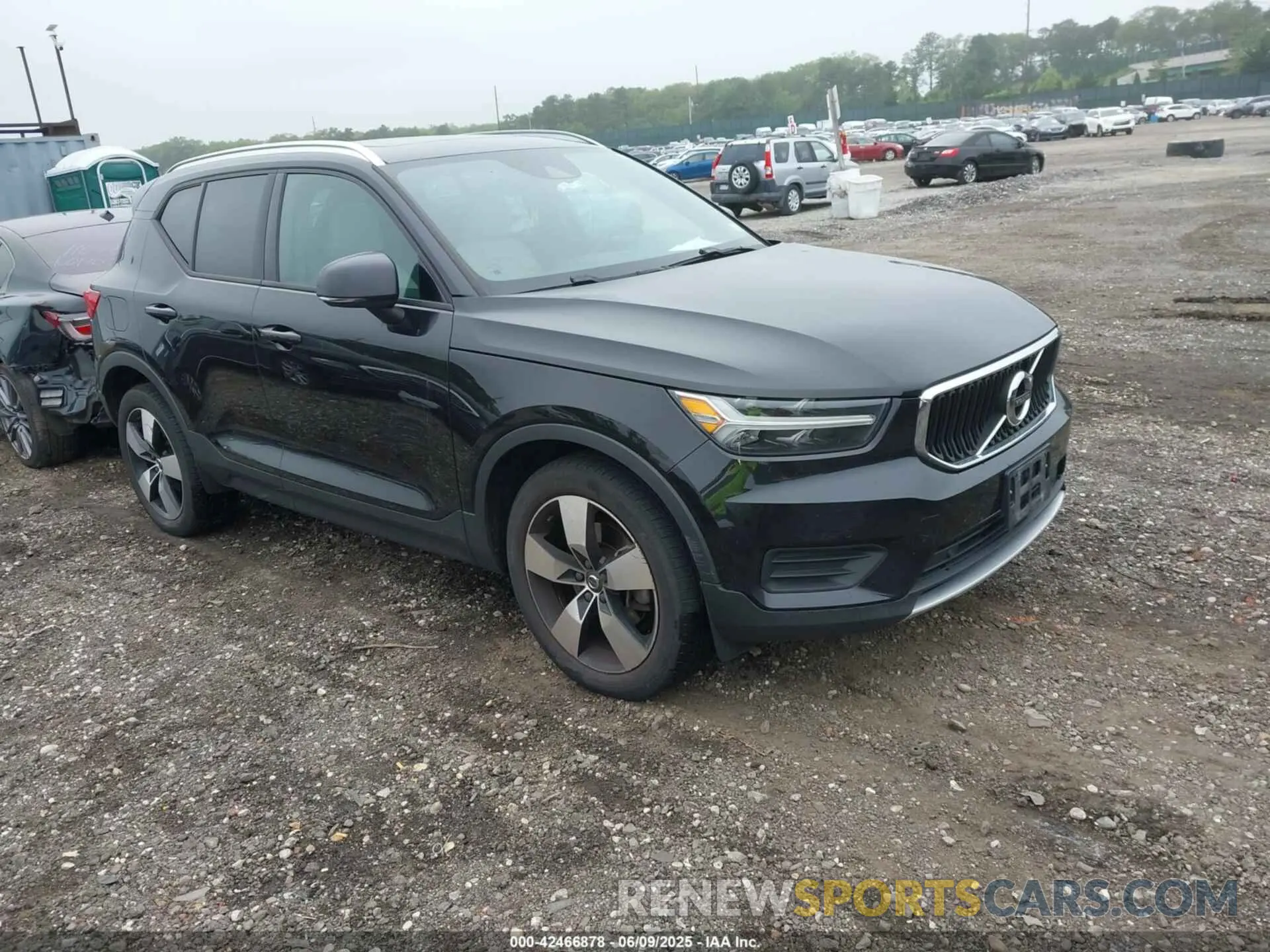 1 Photograph of a damaged car YV4162UK6L2254022 VOLVO XC40 2020